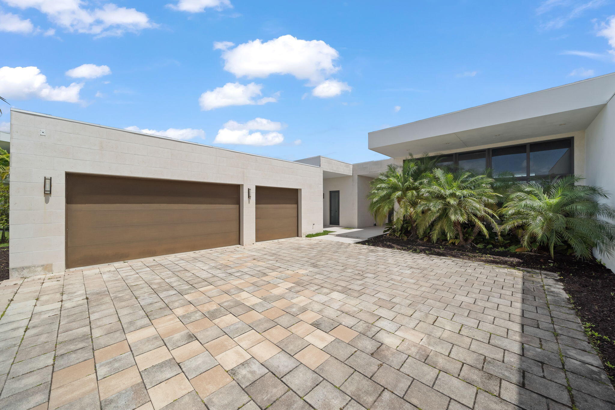 16539 N Botaniko Dr, Weston FL 33326