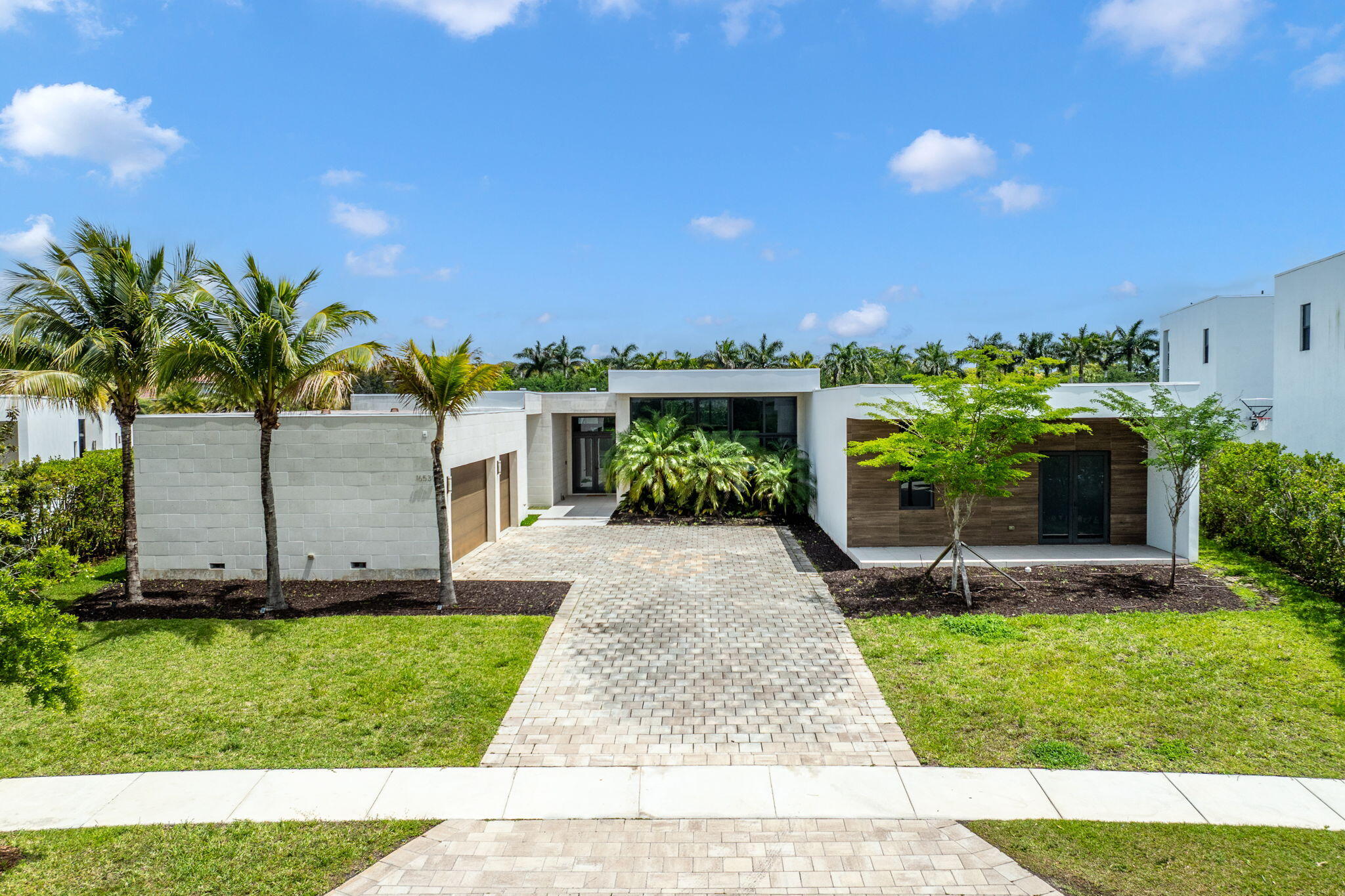 16539 N Botaniko Dr, Weston FL 33326