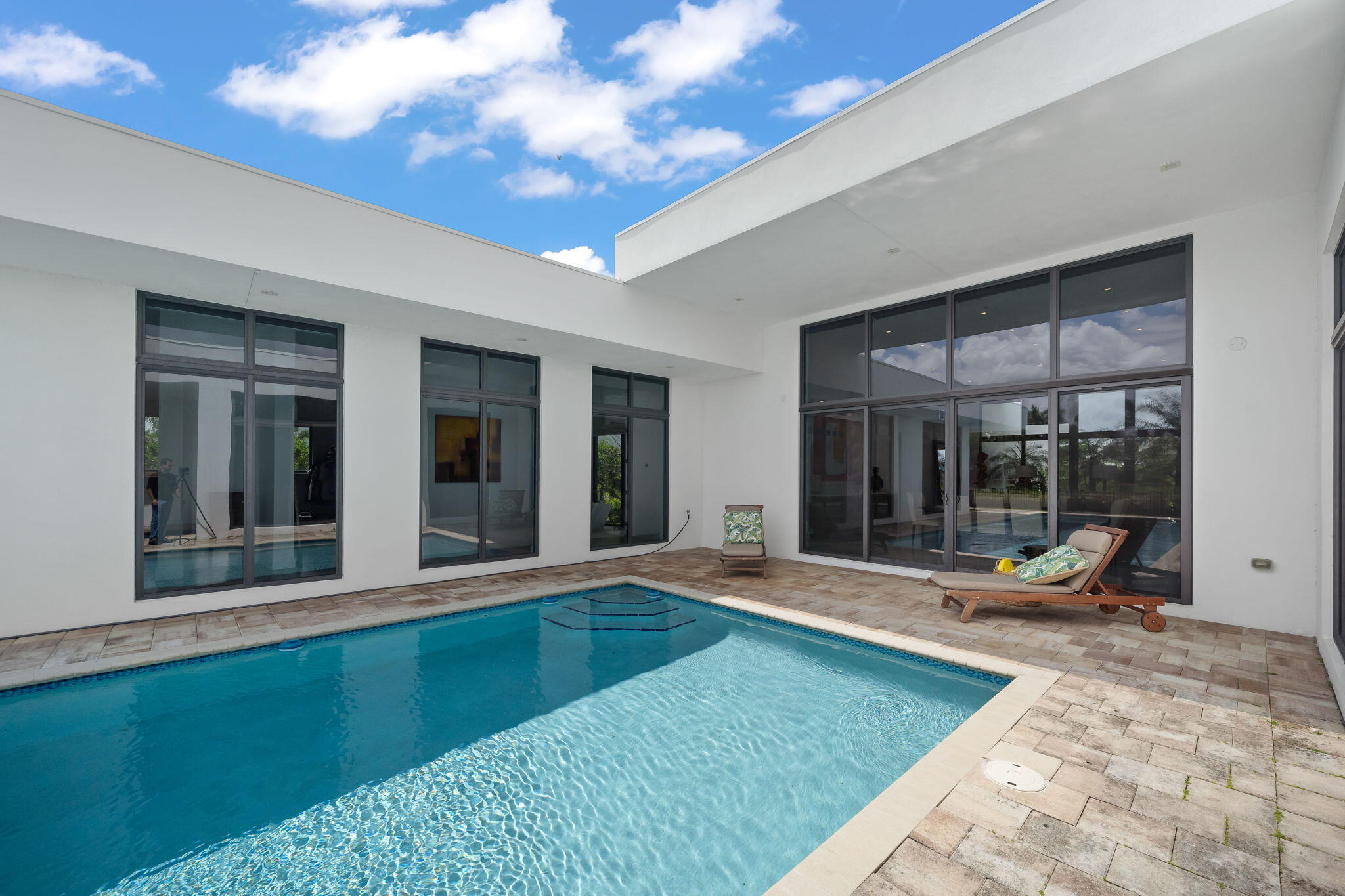 16539 N Botaniko Dr, Weston FL 33326
