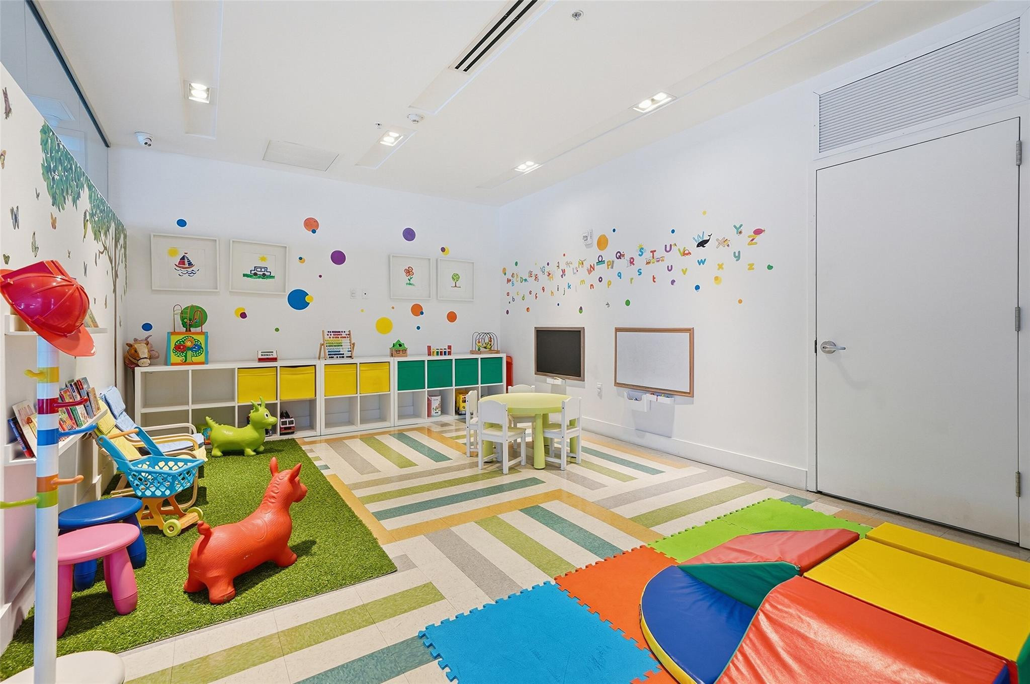 1600 SW 1st #510, Miami FL 33129