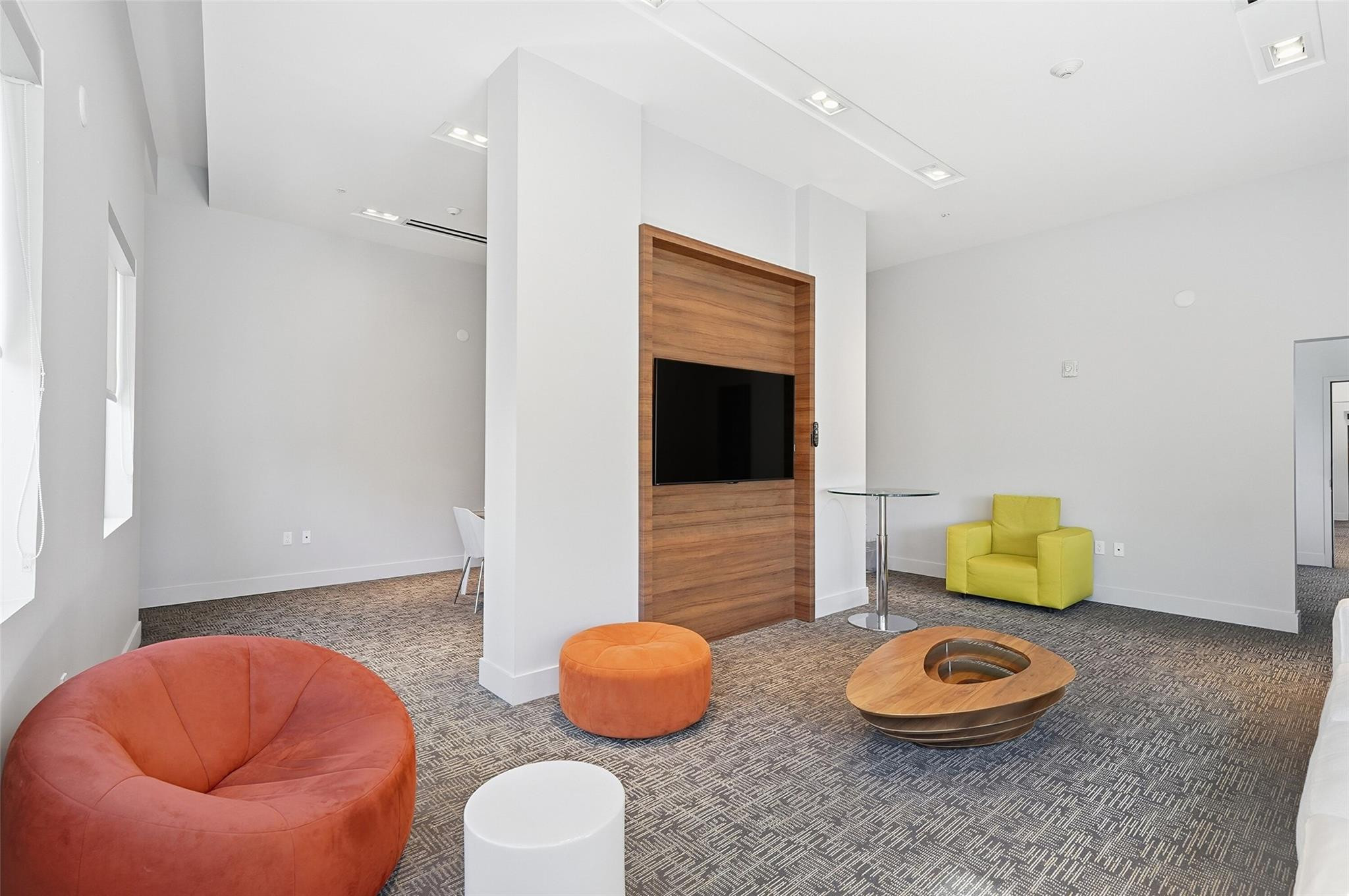 1600 SW 1st #510, Miami FL 33129
