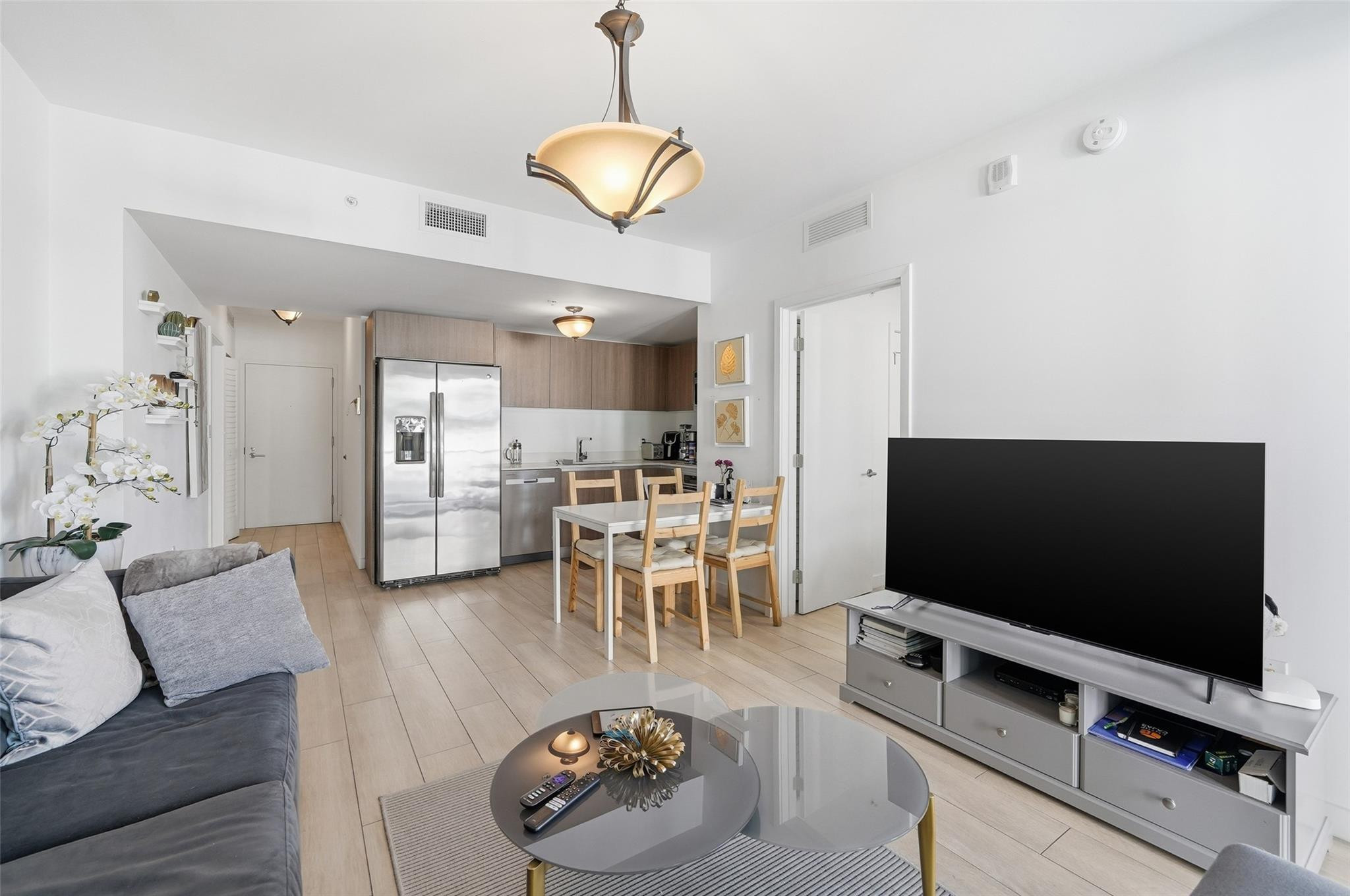 1600 SW 1st #510, Miami FL 33129