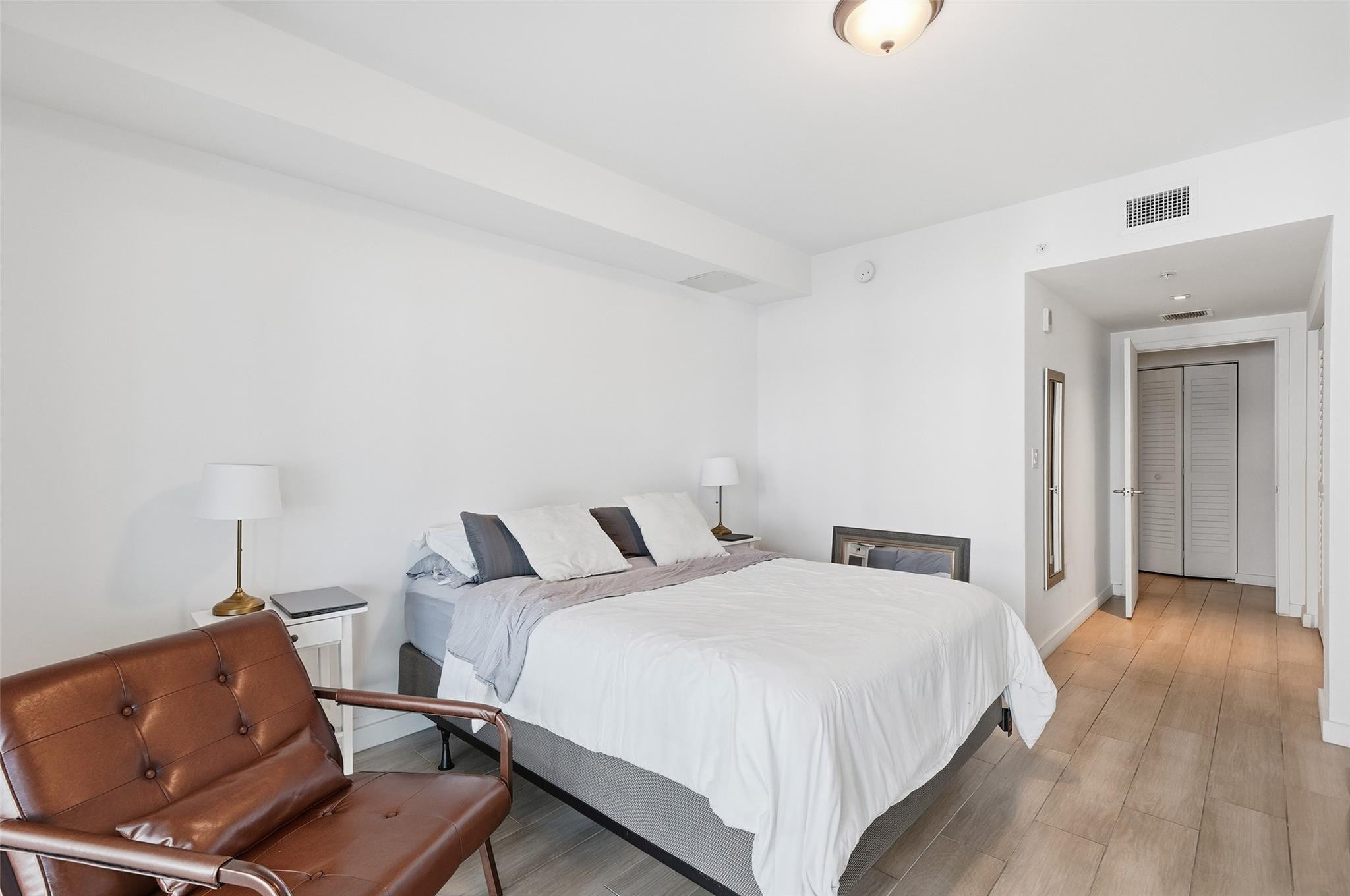 1600 SW 1st #510, Miami FL 33129