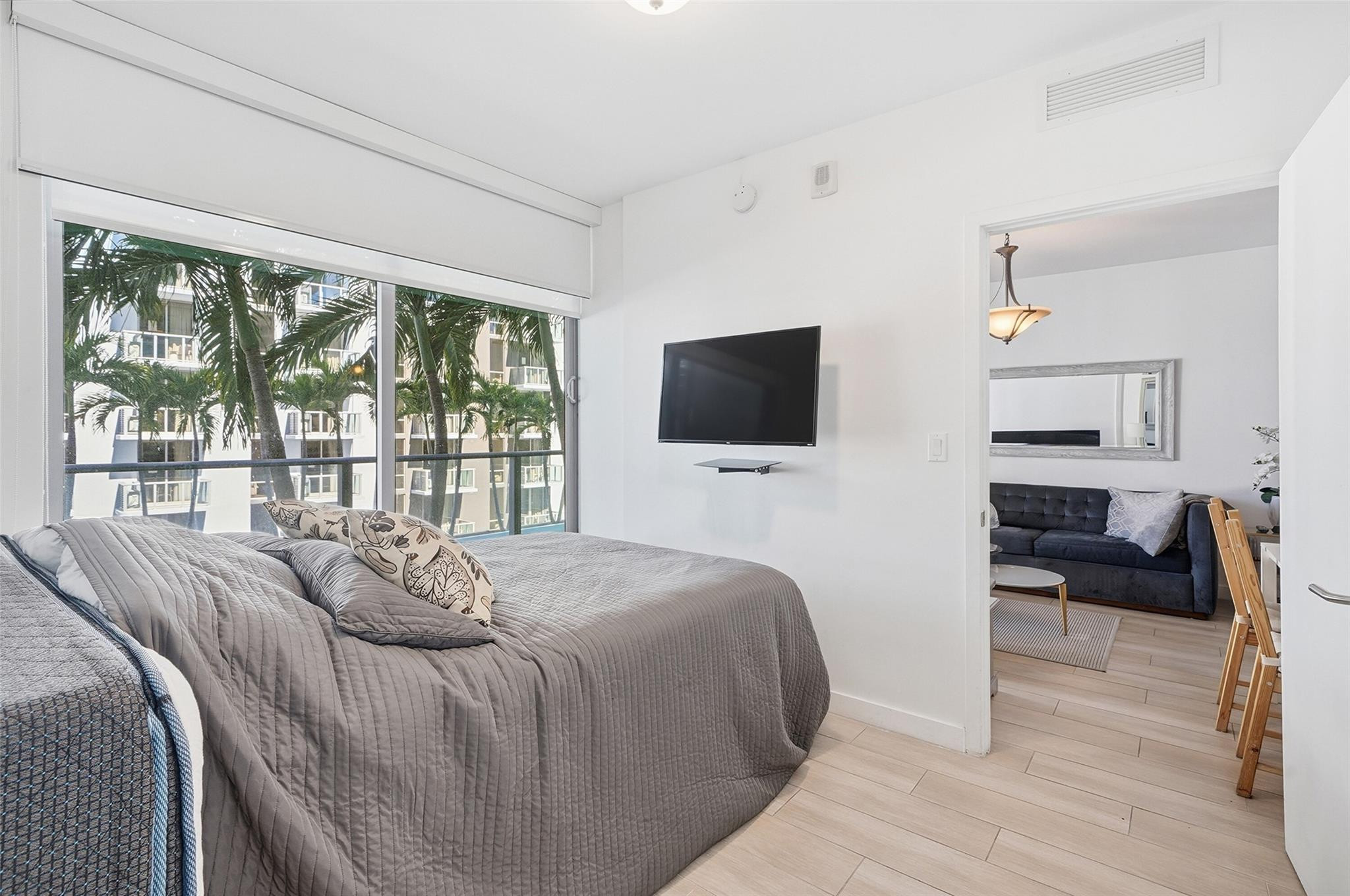 1600 SW 1st #510, Miami FL 33129
