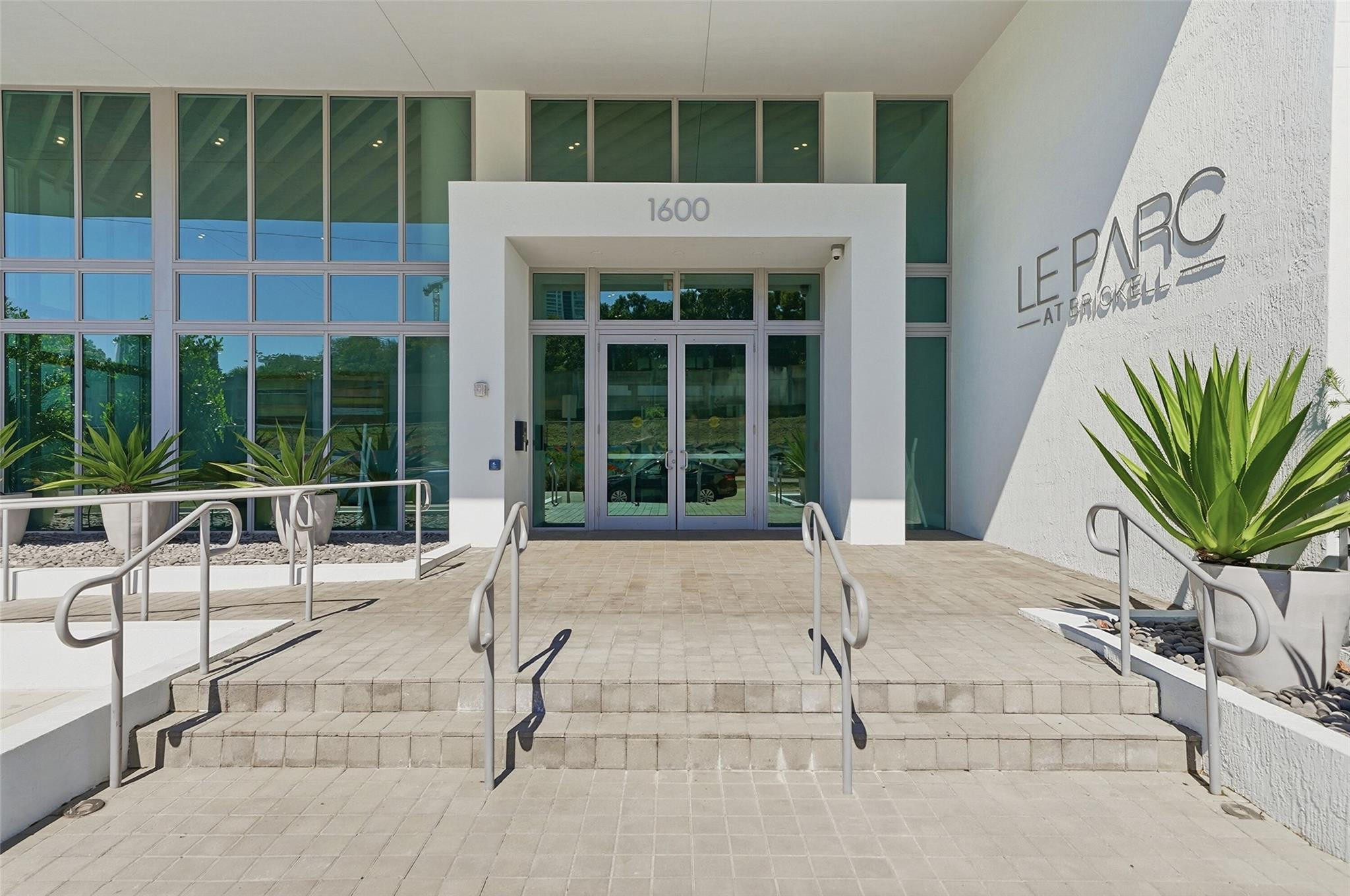 1600 SW 1st #510, Miami FL 33129