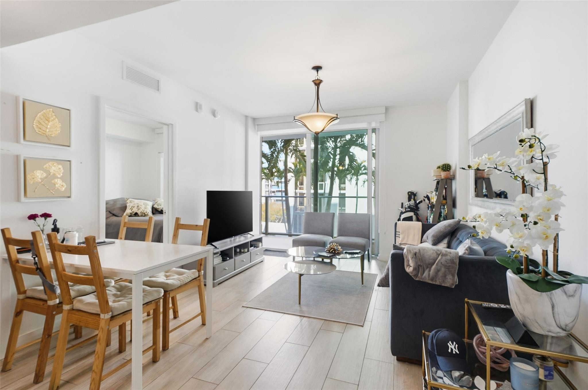 1600 SW 1st #510, Miami FL 33129