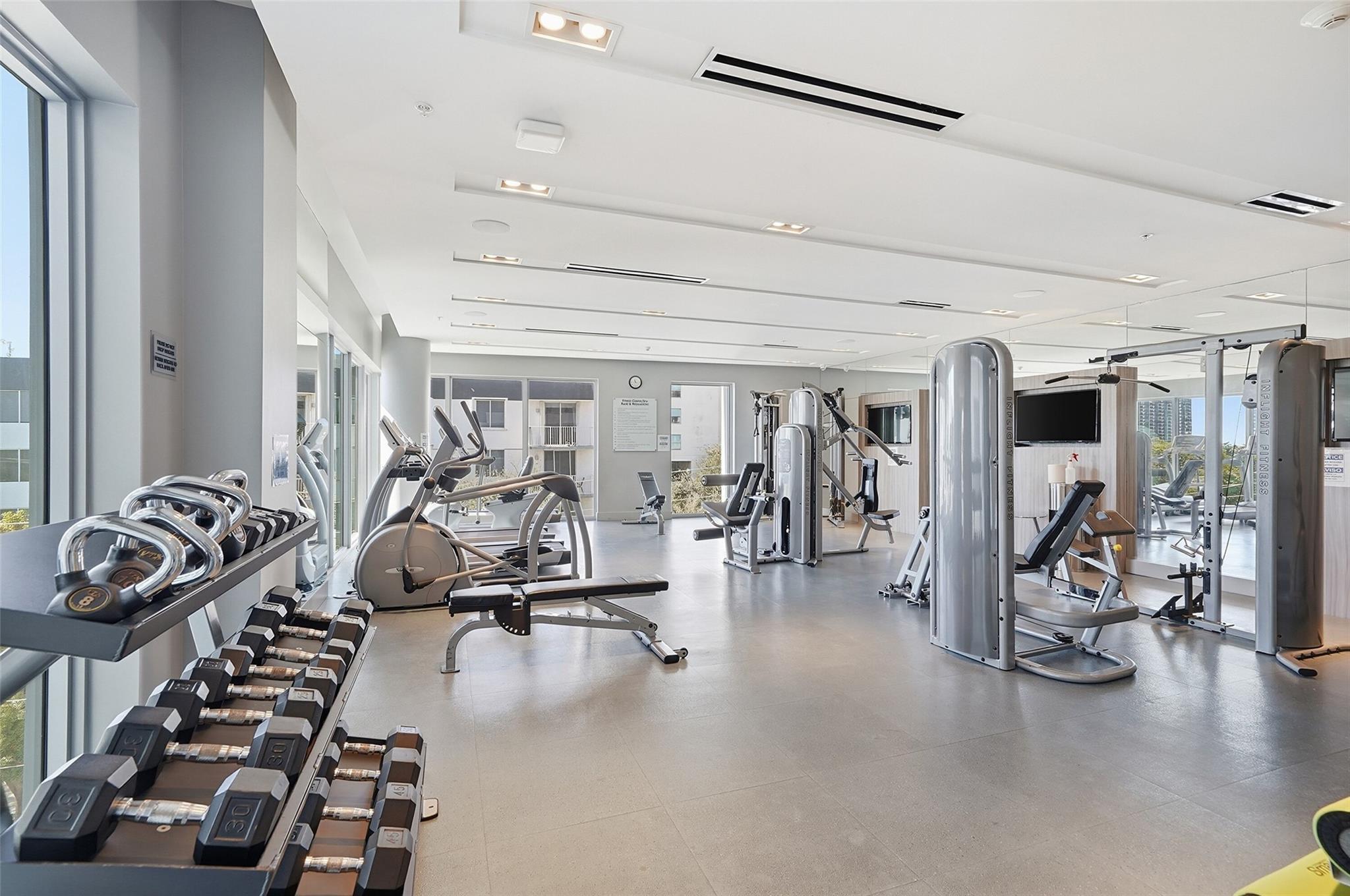 1600 SW 1st #510, Miami FL 33129