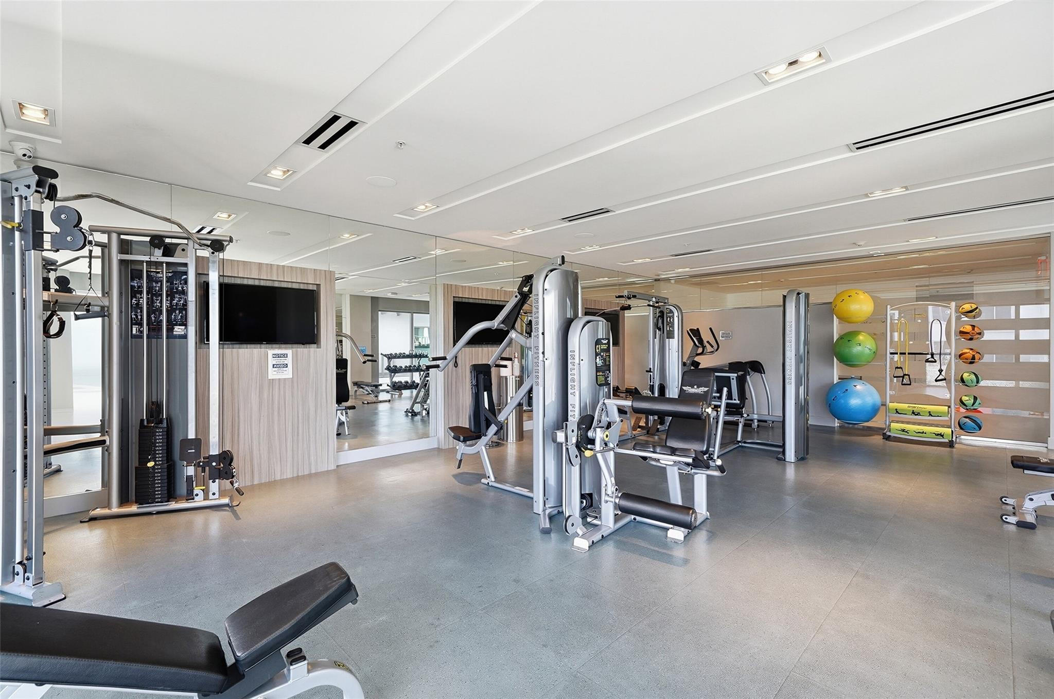 1600 SW 1st #510, Miami FL 33129