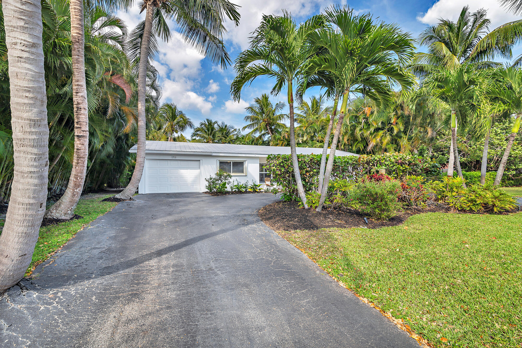 1711 Gregory, Lake Clarke Shores FL 33406
