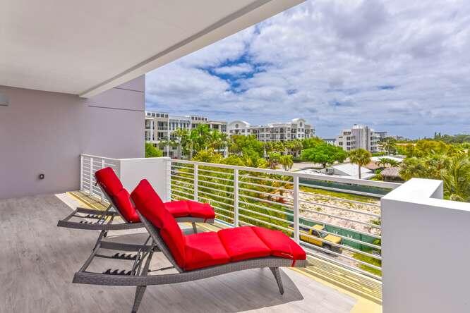 51 SE 19th #401, Deerfield Beach FL 33441