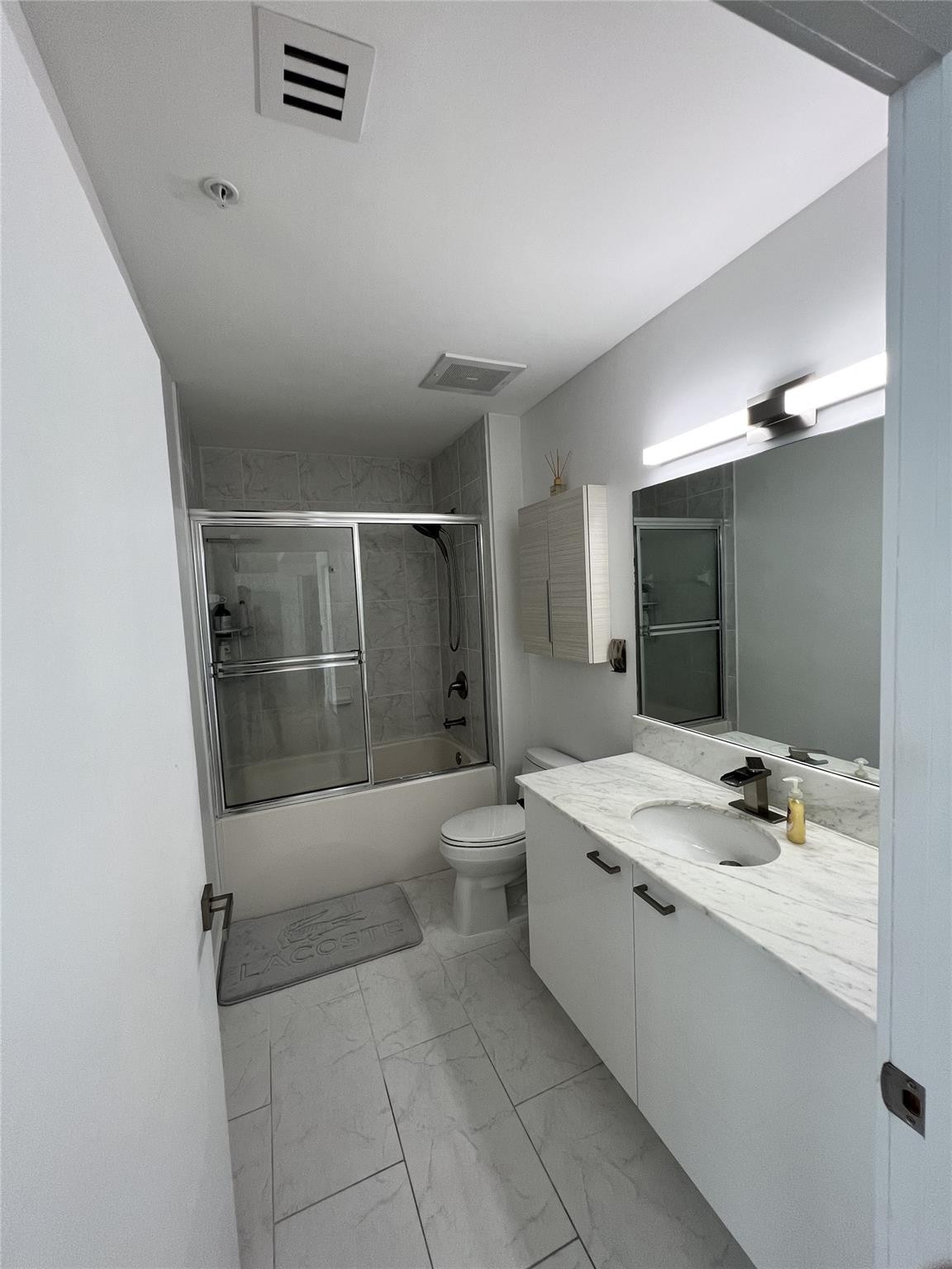 133 NE 2nd, Miami FL 33132