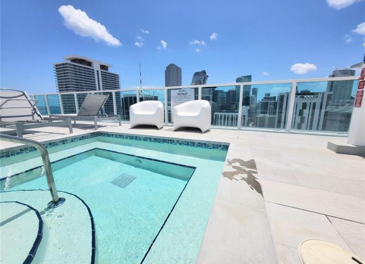 133 NE 2nd, Miami FL 33132