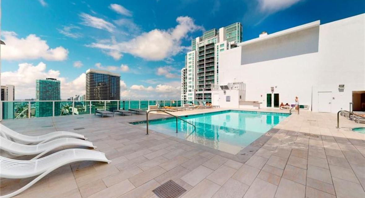 133 NE 2nd, Miami FL 33132