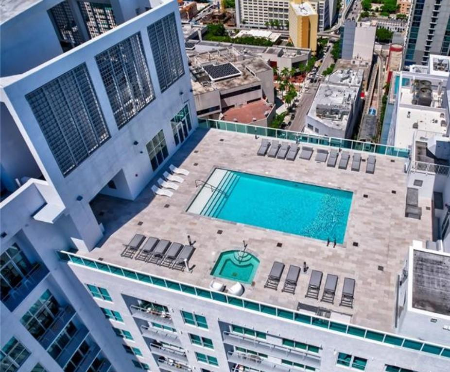 133 NE 2nd, Miami FL 33132