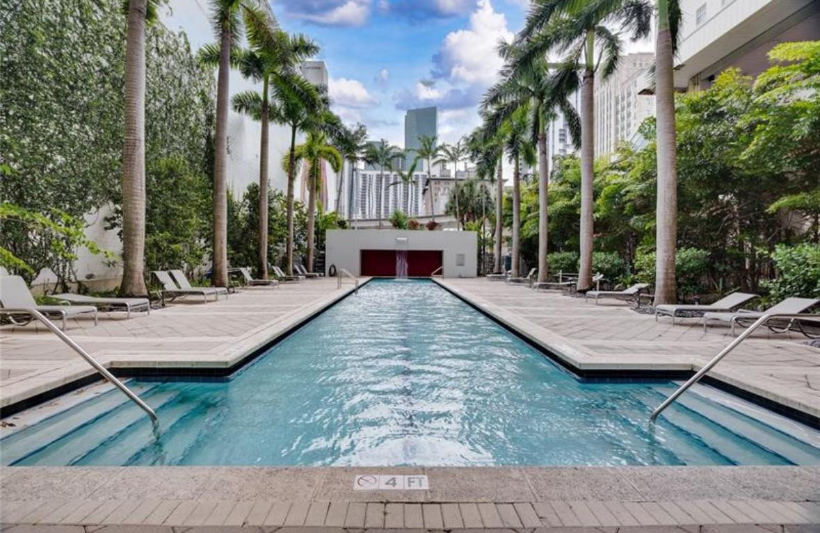133 NE 2nd, Miami FL 33132