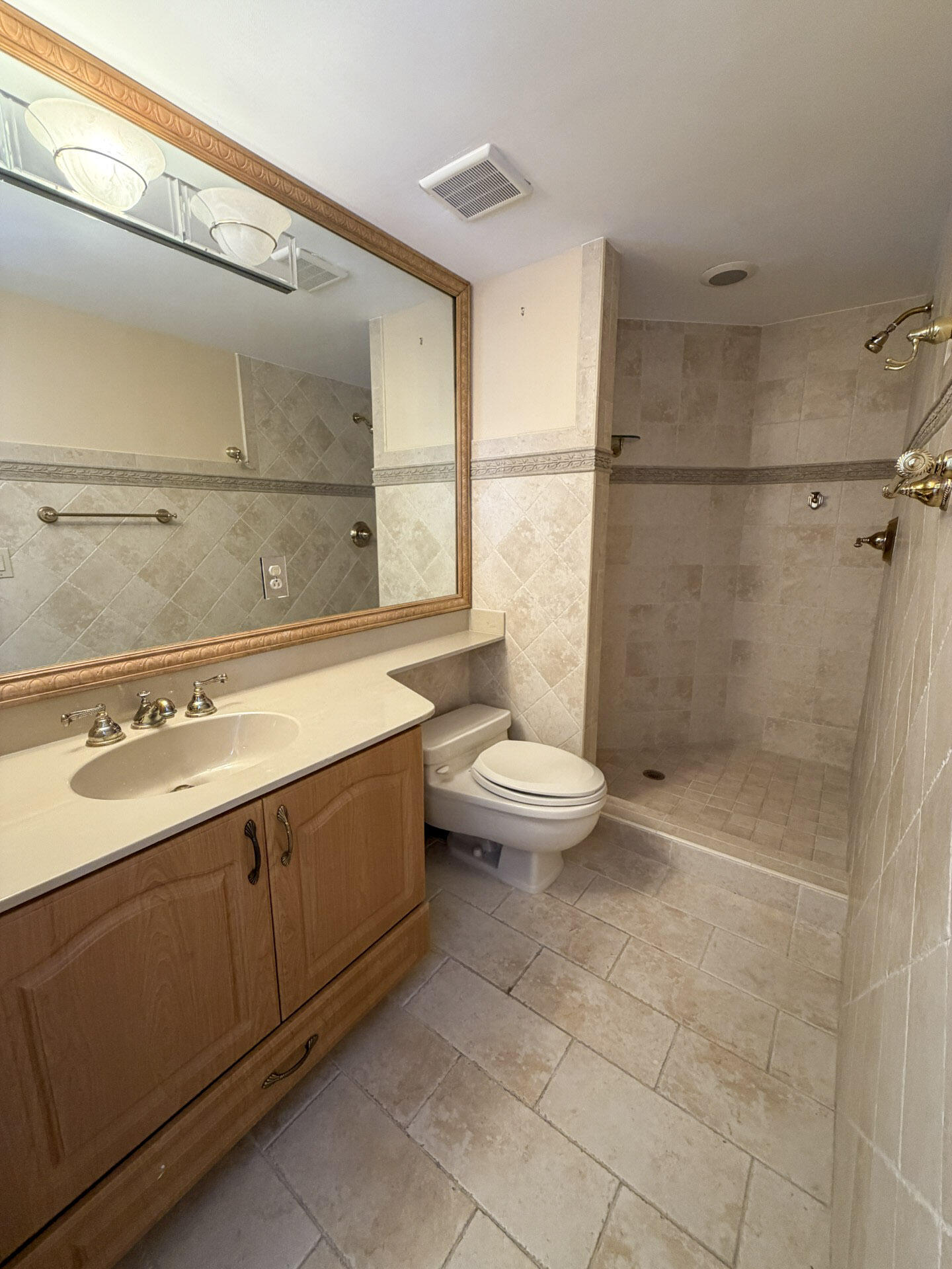 21085 NE 34th #404-1, Aventura FL 33180