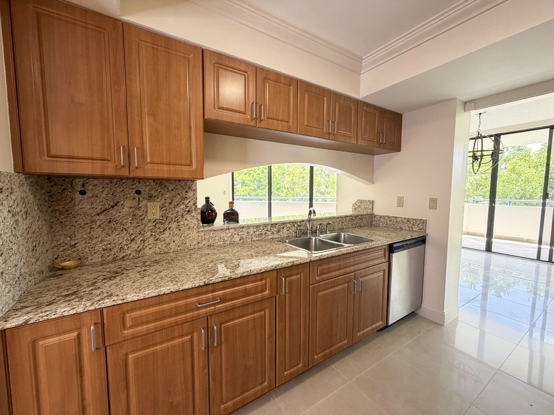 21085 NE 34th #404-1, Aventura FL 33180