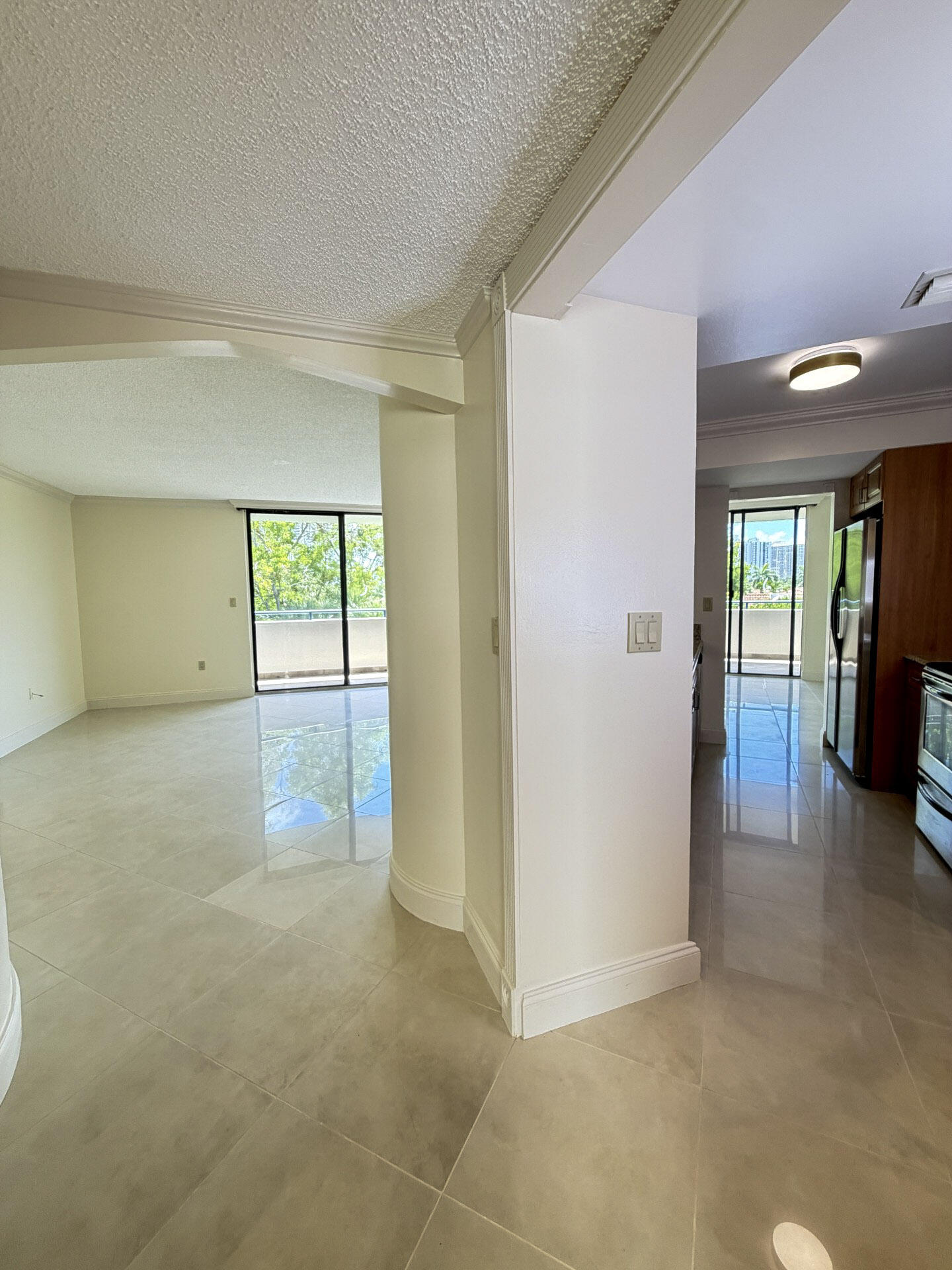 21085 NE 34th #404-1, Aventura FL 33180
