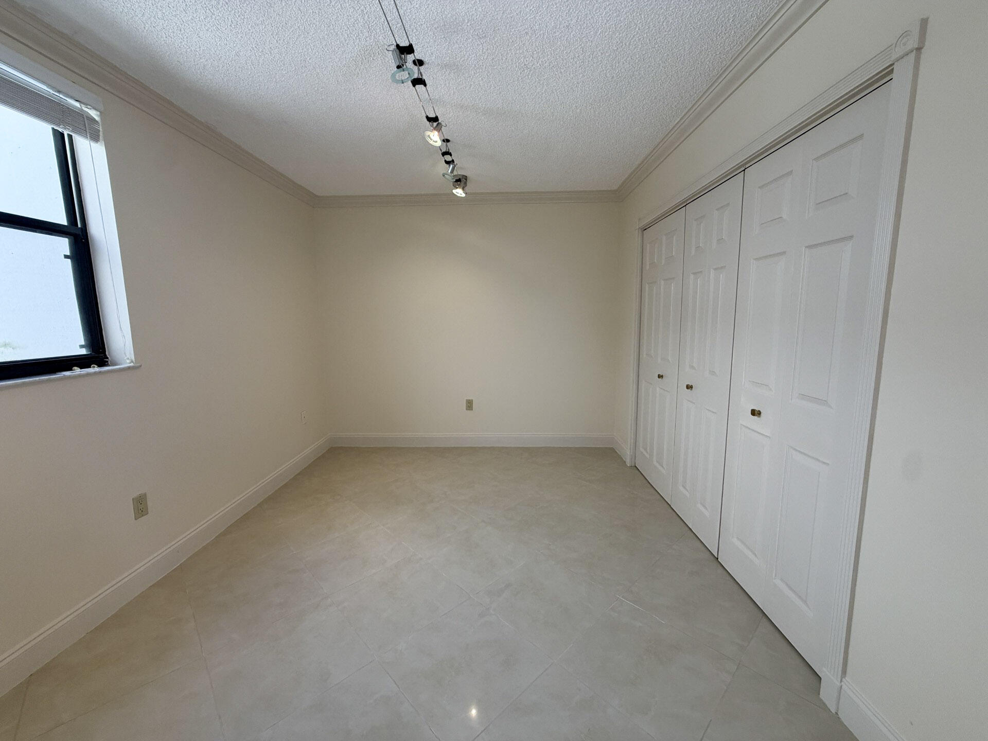 21085 NE 34th #404-1, Aventura FL 33180