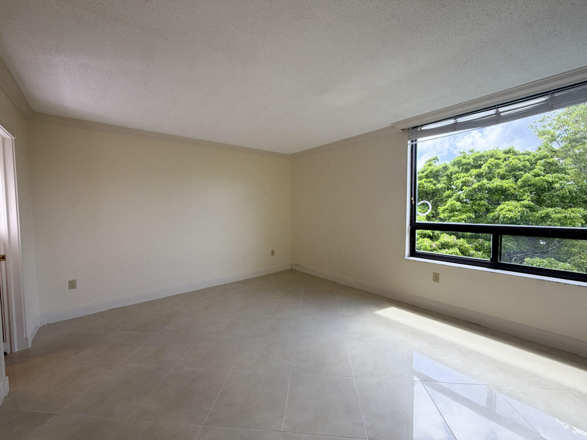 21085 NE 34th #404-1, Aventura FL 33180