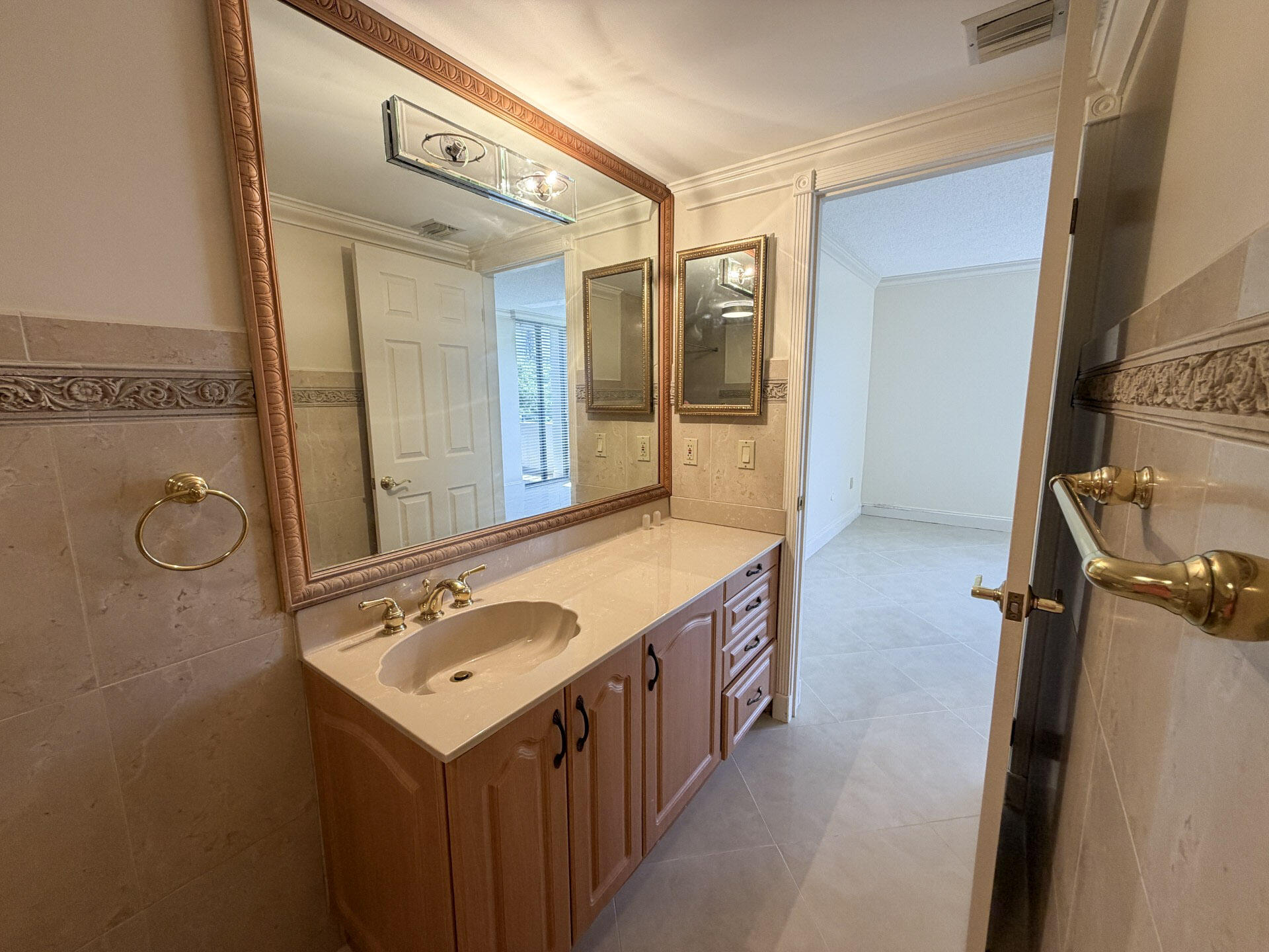 21085 NE 34th #404-1, Aventura FL 33180