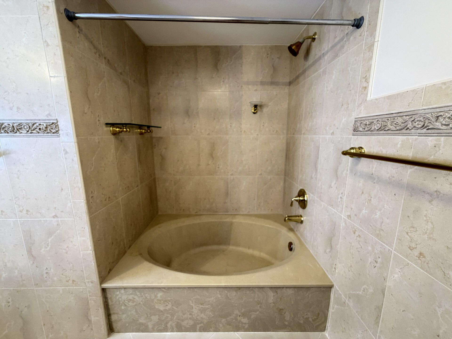 21085 NE 34th #404-1, Aventura FL 33180