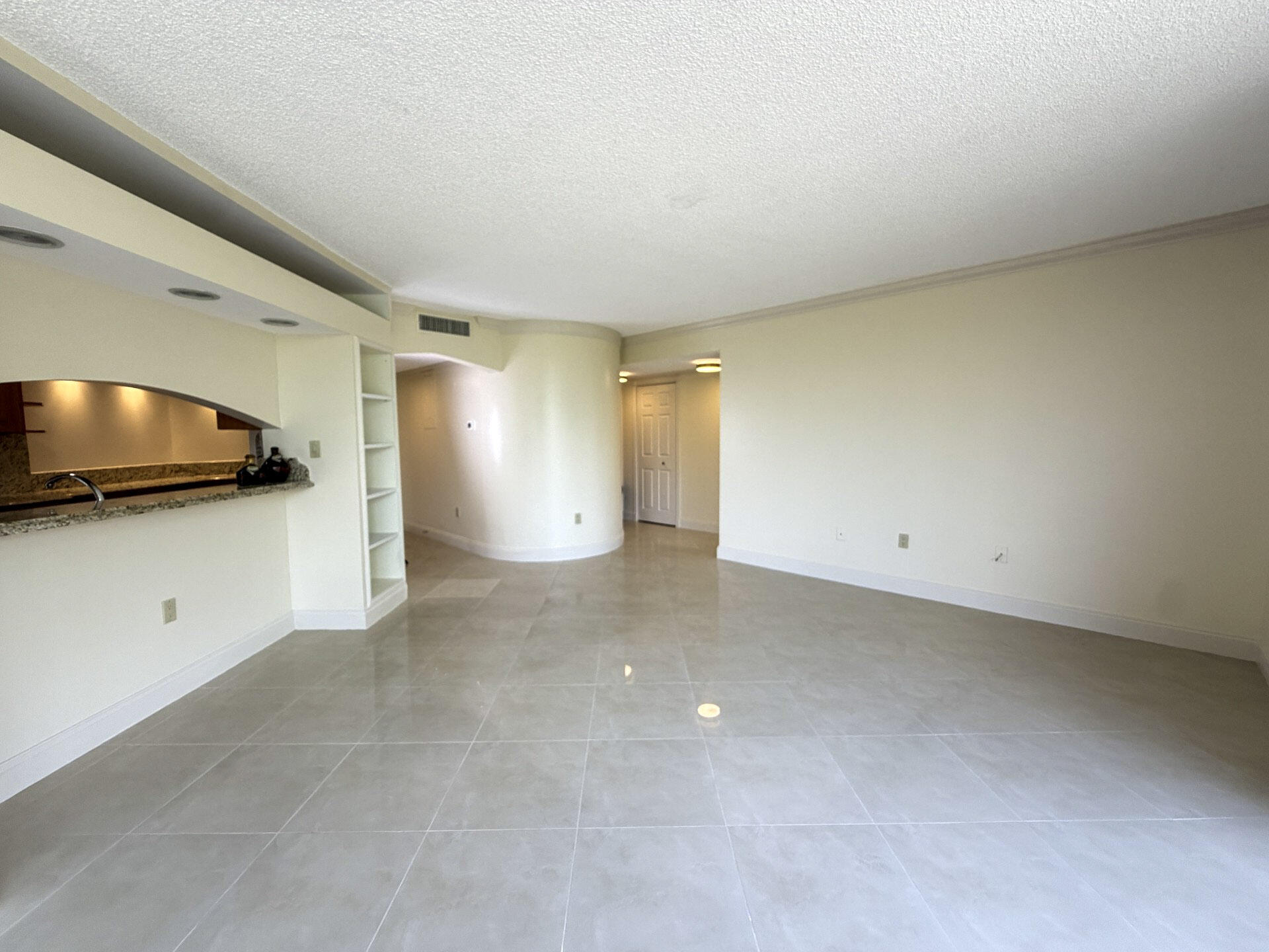 21085 NE 34th #404-1, Aventura FL 33180