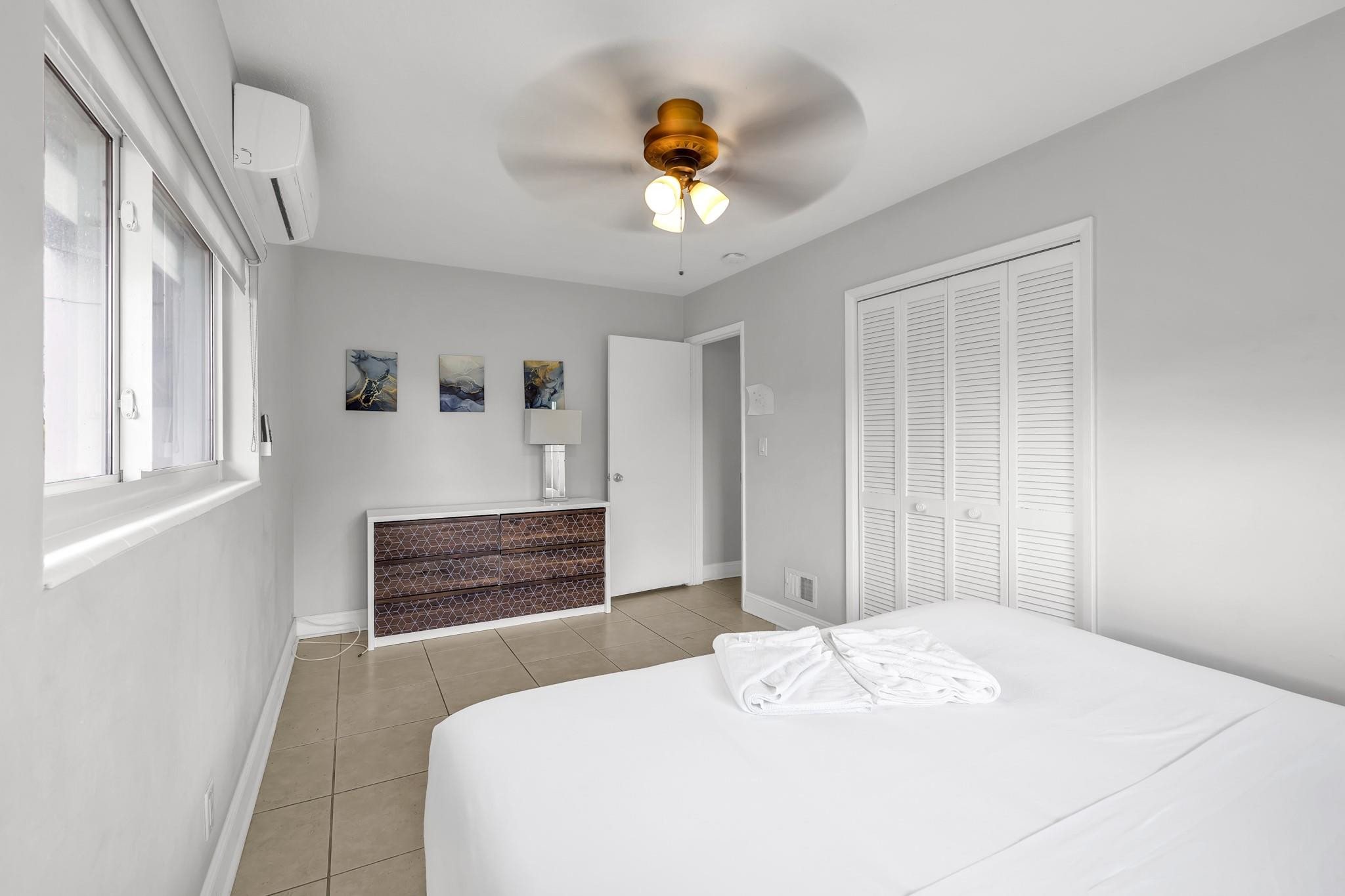 2812 NE 27th, Lighthouse Point FL 33064