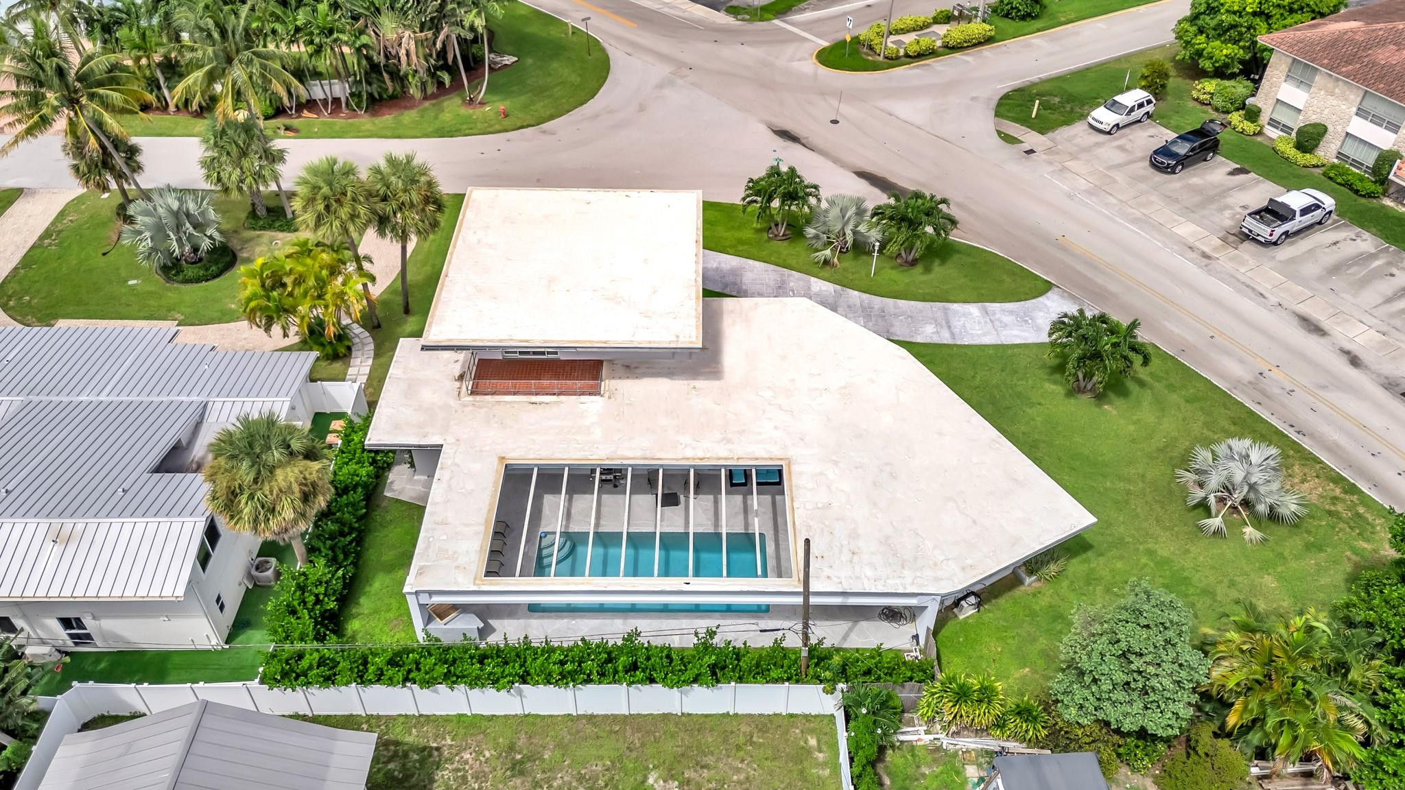 2812 NE 27th, Lighthouse Point FL 33064