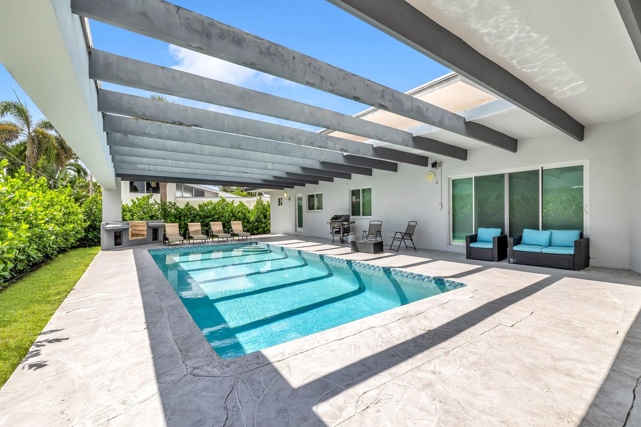 2812 NE 27th, Lighthouse Point FL 33064