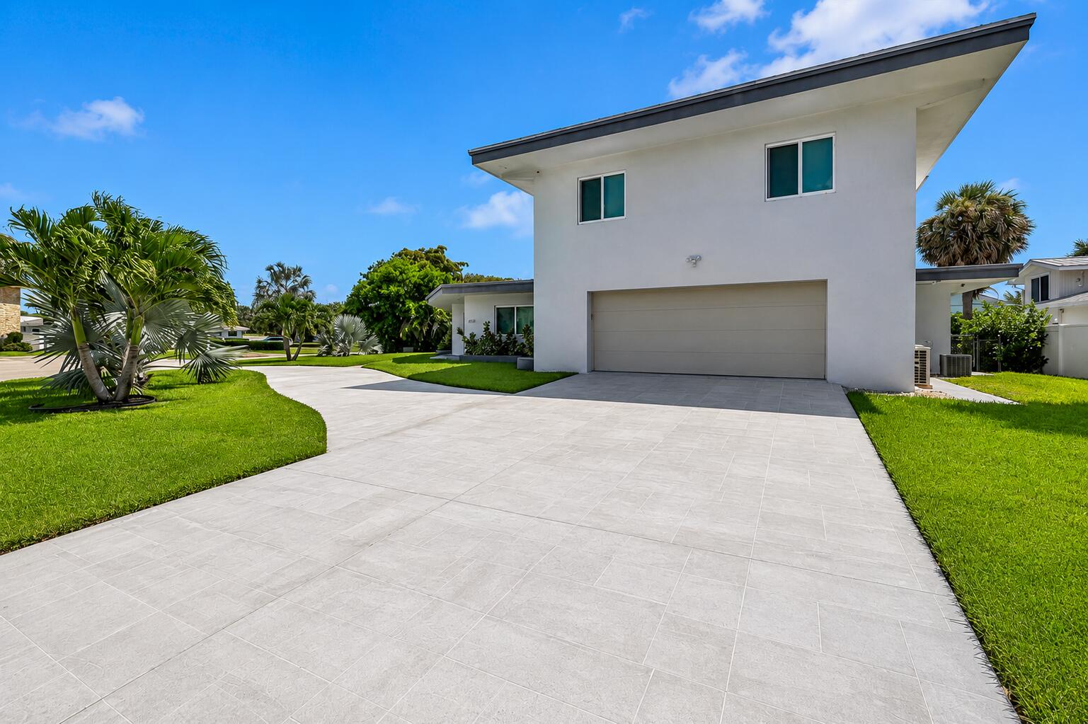2812 NE 27th, Lighthouse Point FL 33064