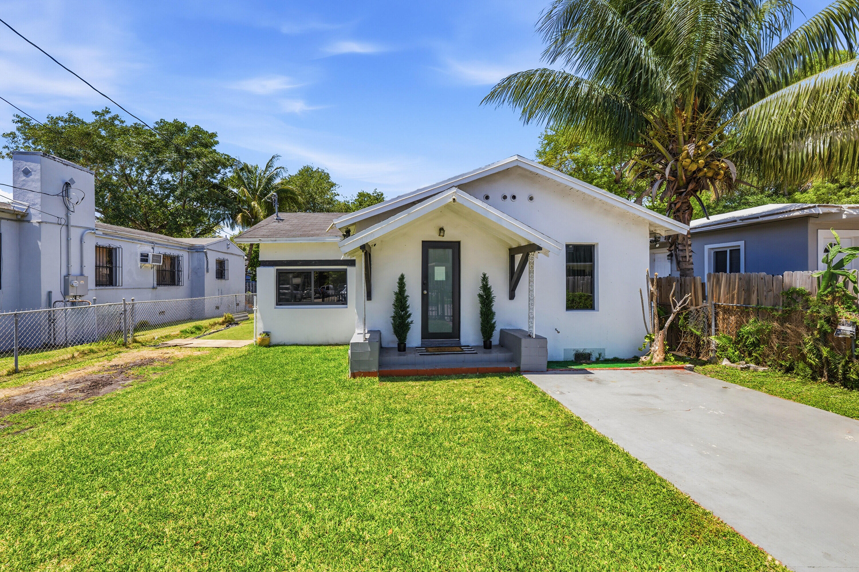 7700 NE 1st, Miami FL 33138