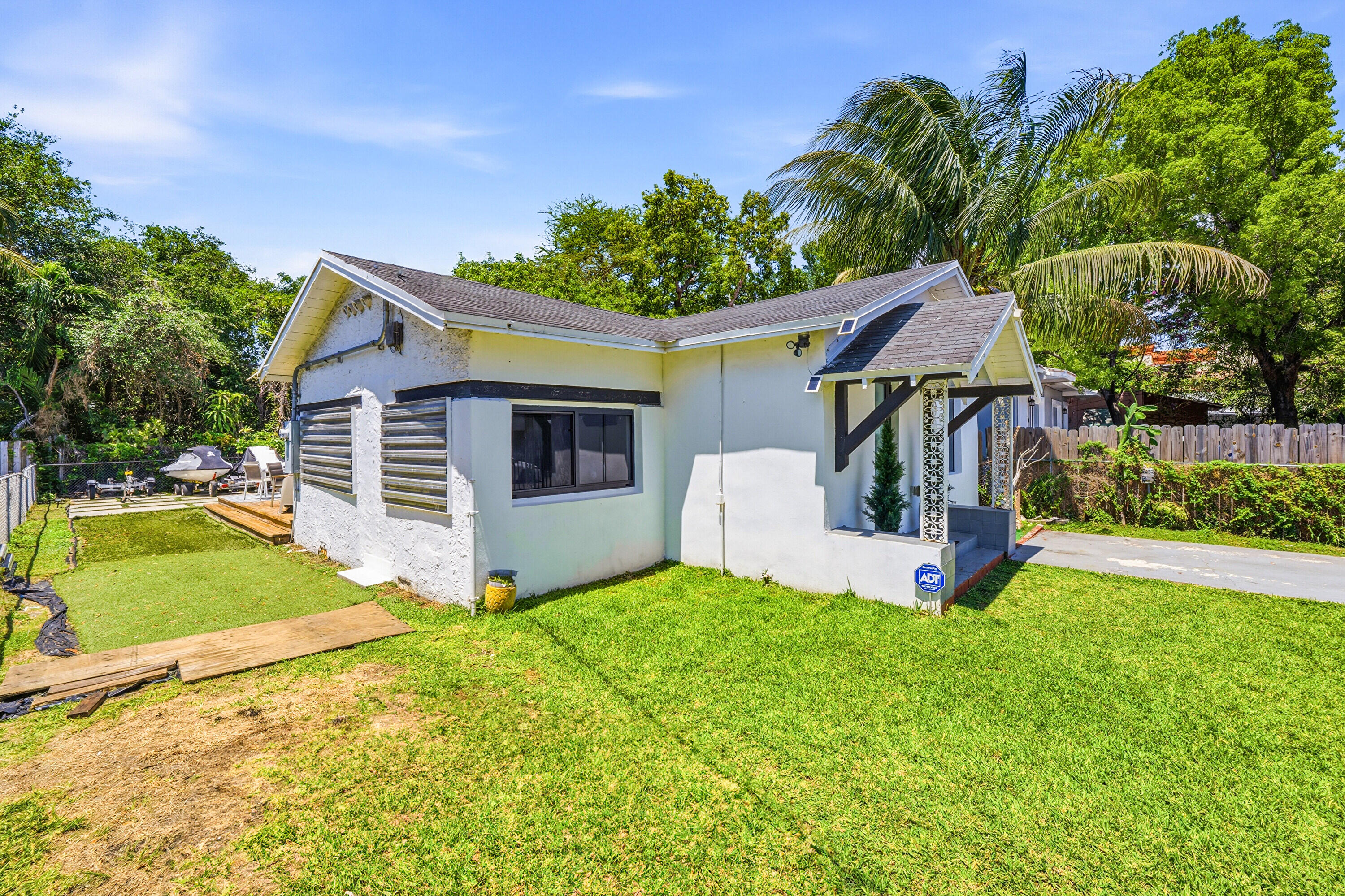 7700 NE 1st, Miami FL 33138