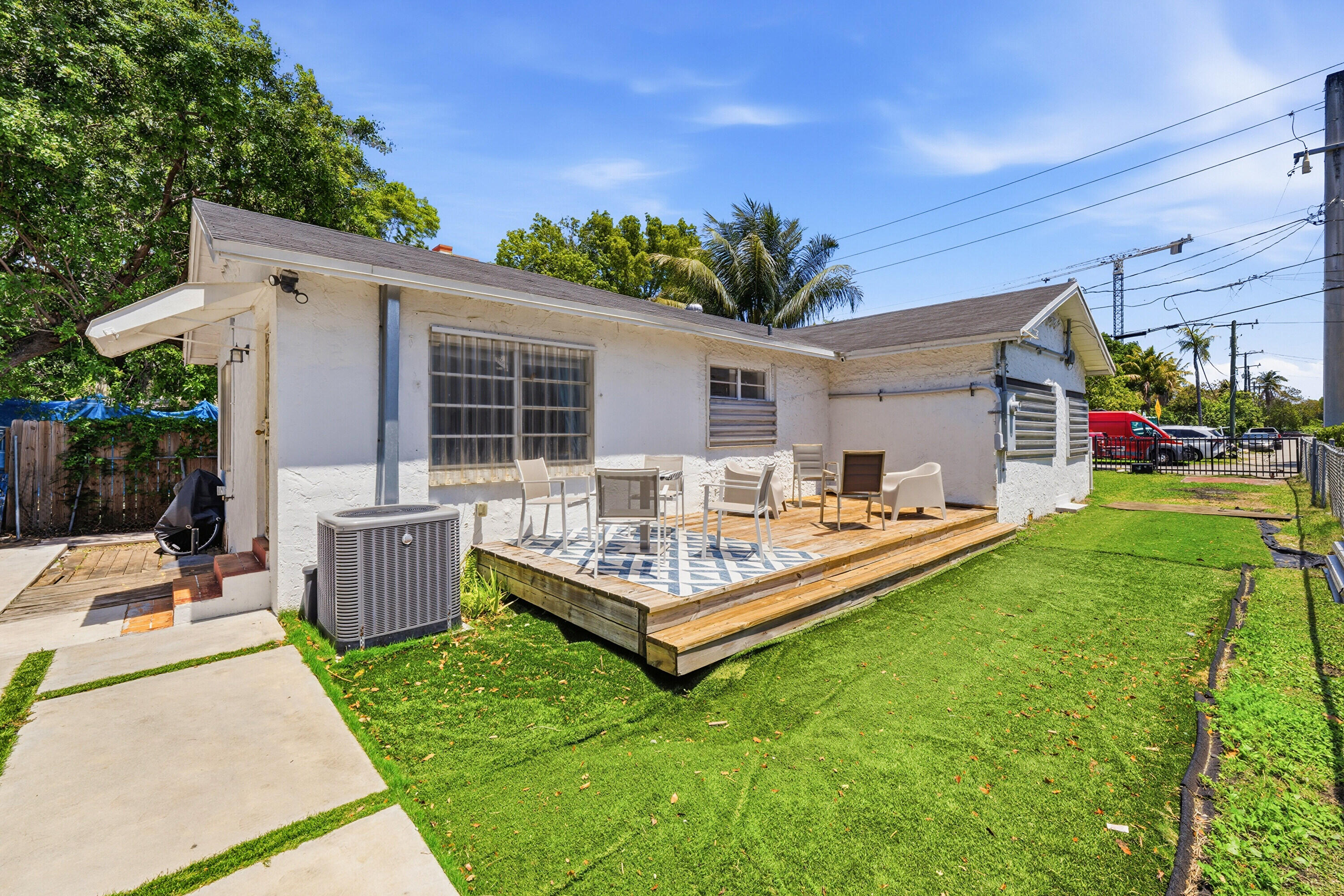 7700 NE 1st, Miami FL 33138