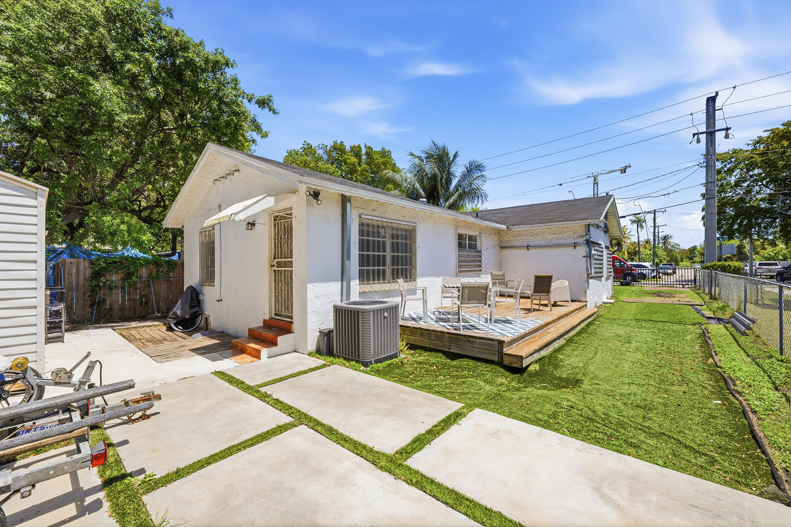 7700 NE 1st, Miami FL 33138