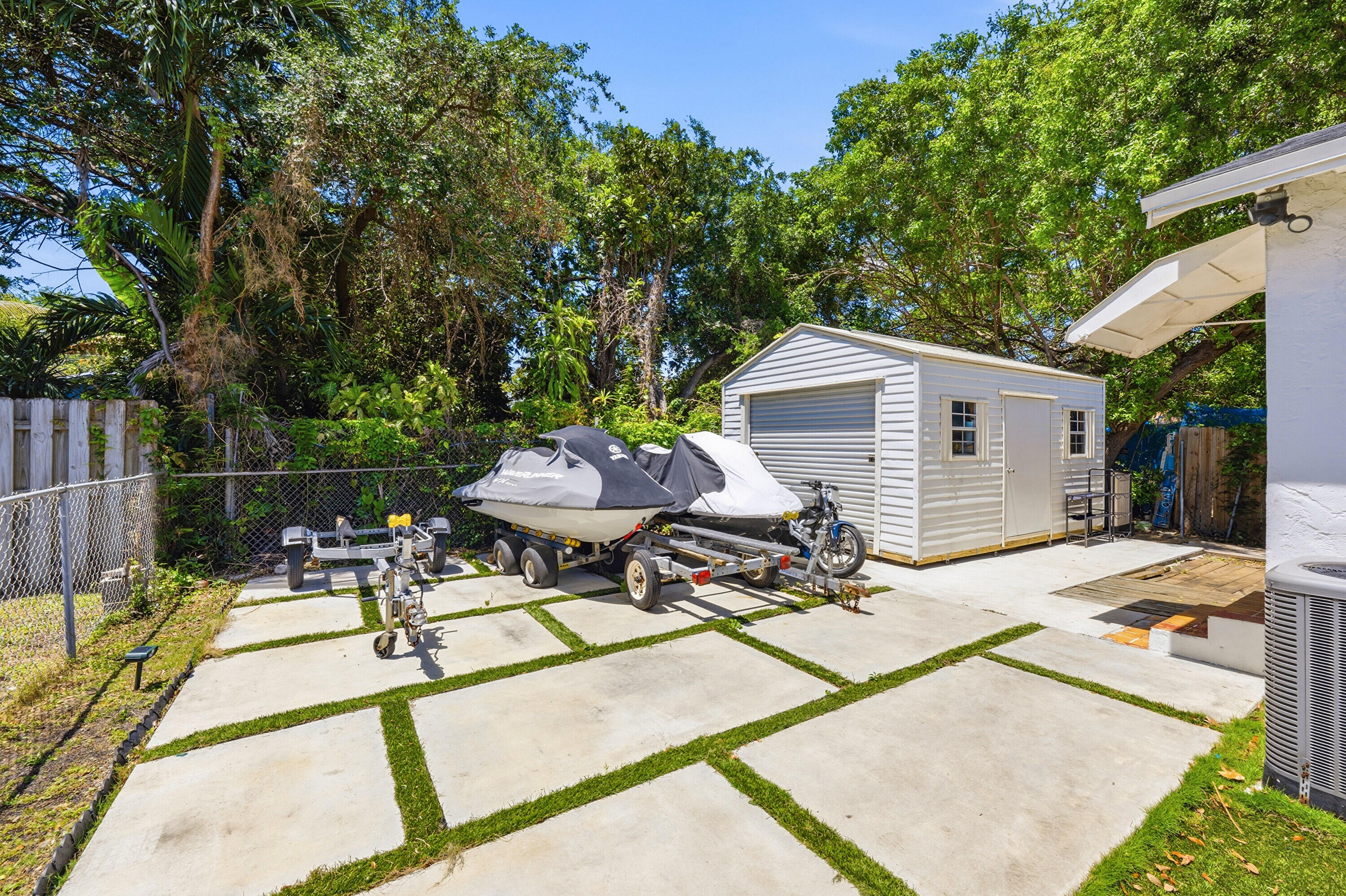 7700 NE 1st, Miami FL 33138