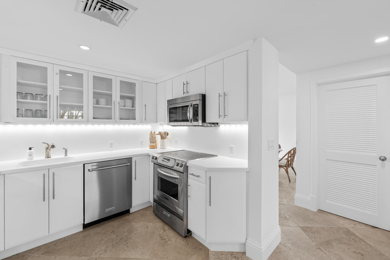 350 Cocoanut Row #3a, Palm Beach FL 33480