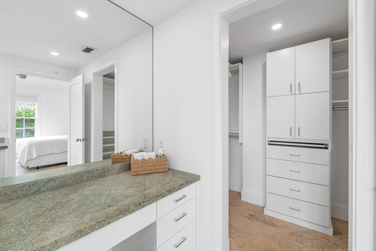 350 Cocoanut Row #3a, Palm Beach FL 33480