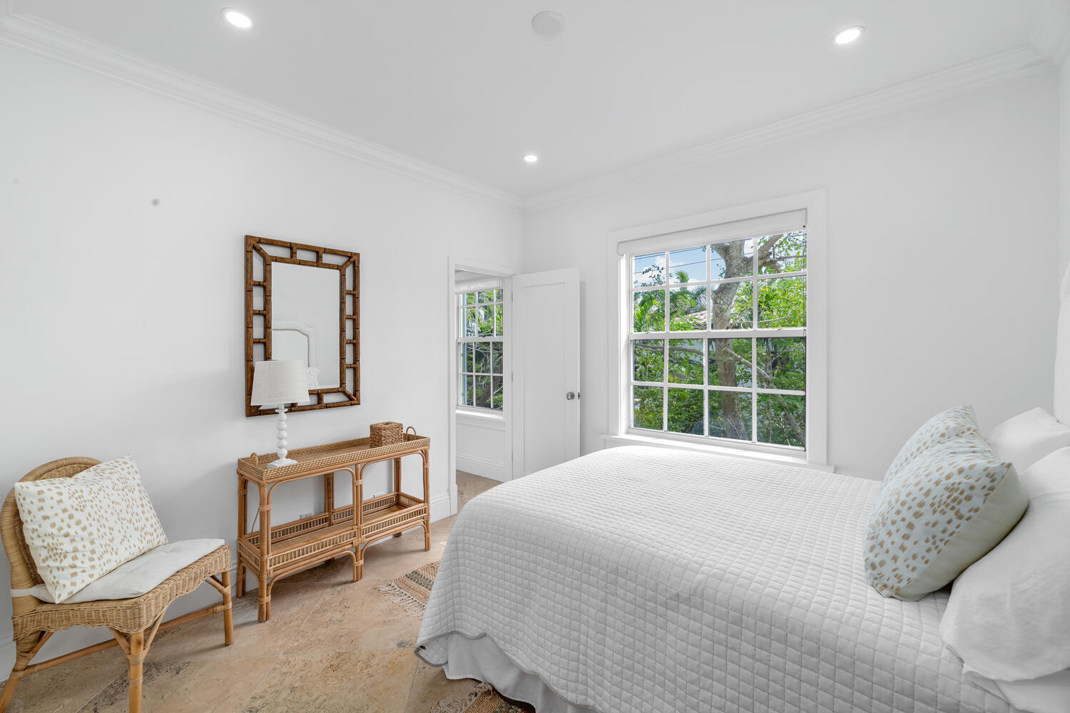 350 Cocoanut Row #3a, Palm Beach FL 33480