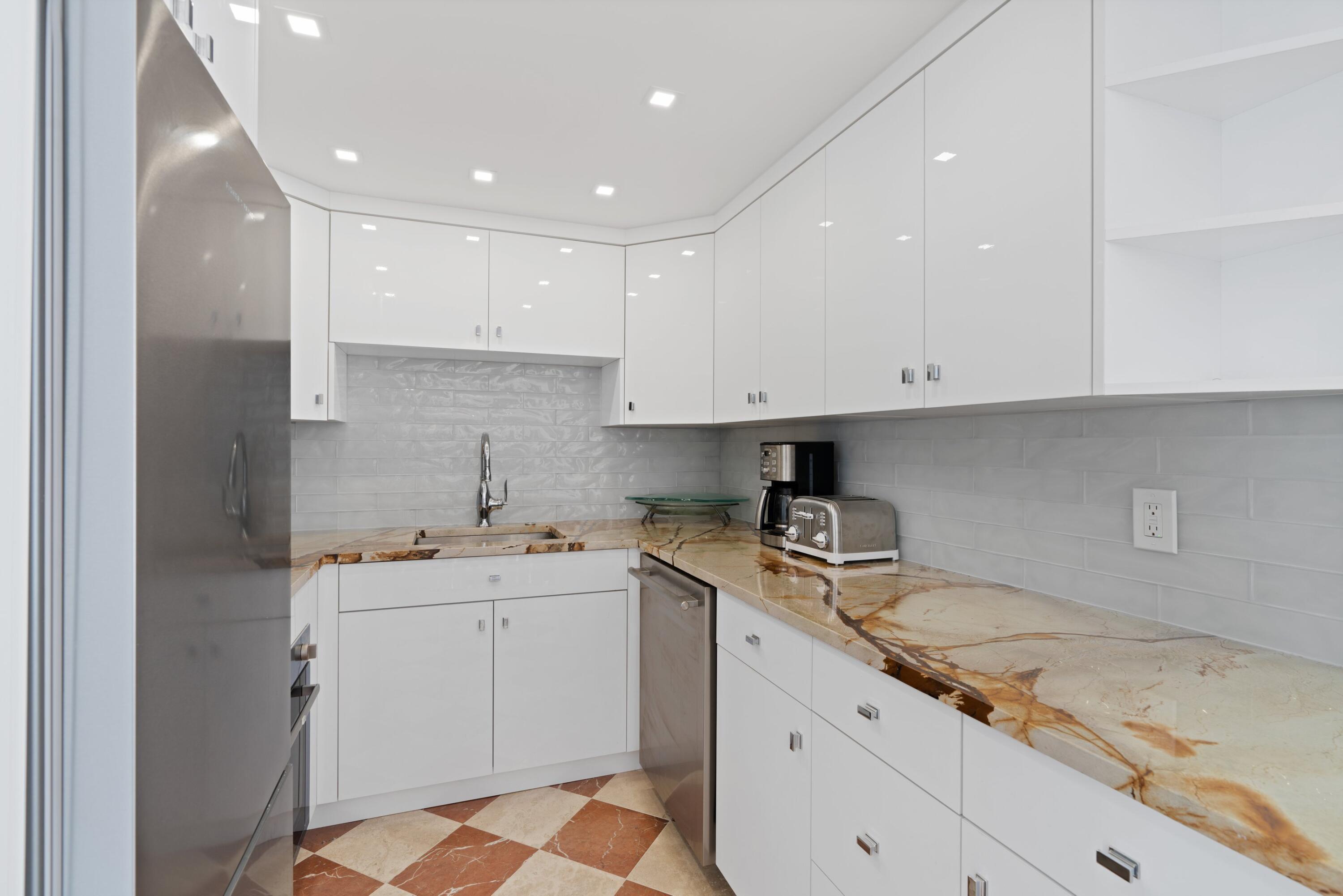 401 Peruvian #3020, Palm Beach FL 33480