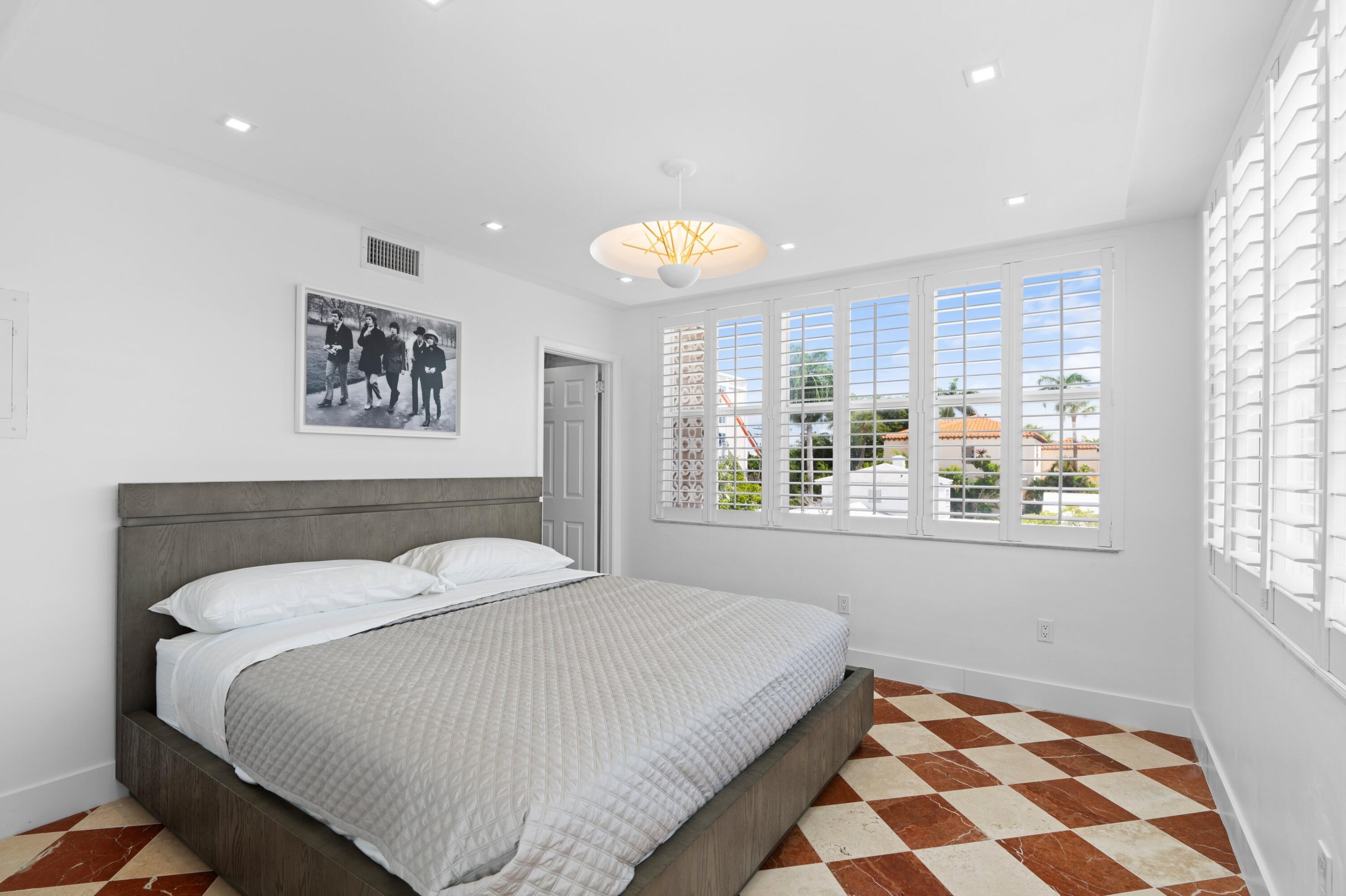 401 Peruvian #3020, Palm Beach FL 33480