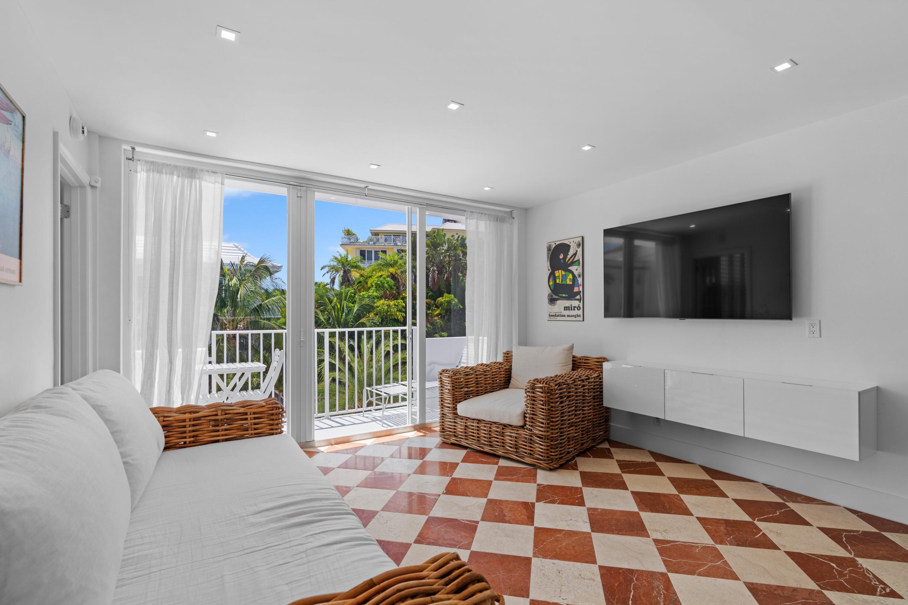 401 Peruvian #3020, Palm Beach FL 33480