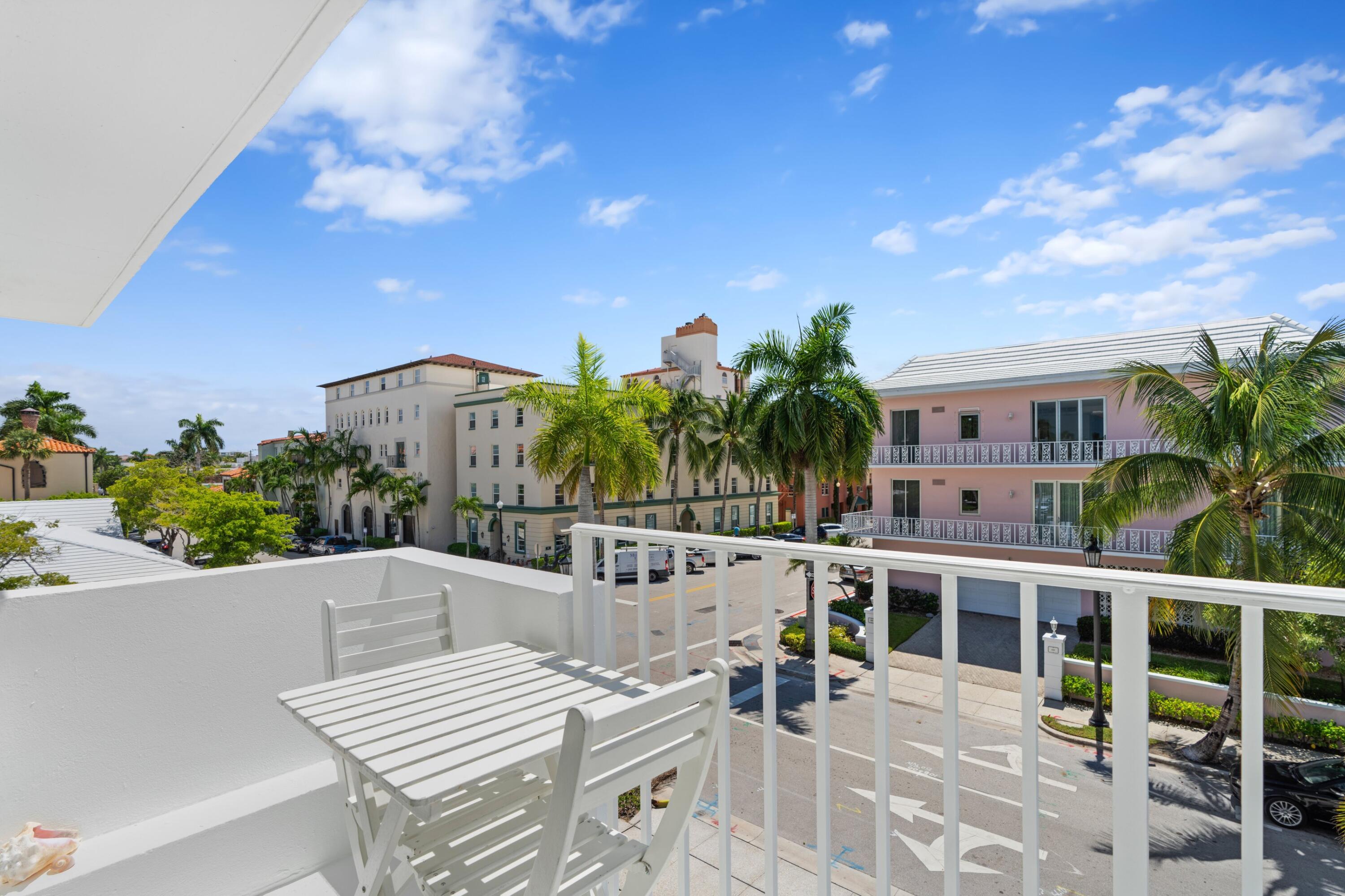 401 Peruvian #3020, Palm Beach FL 33480