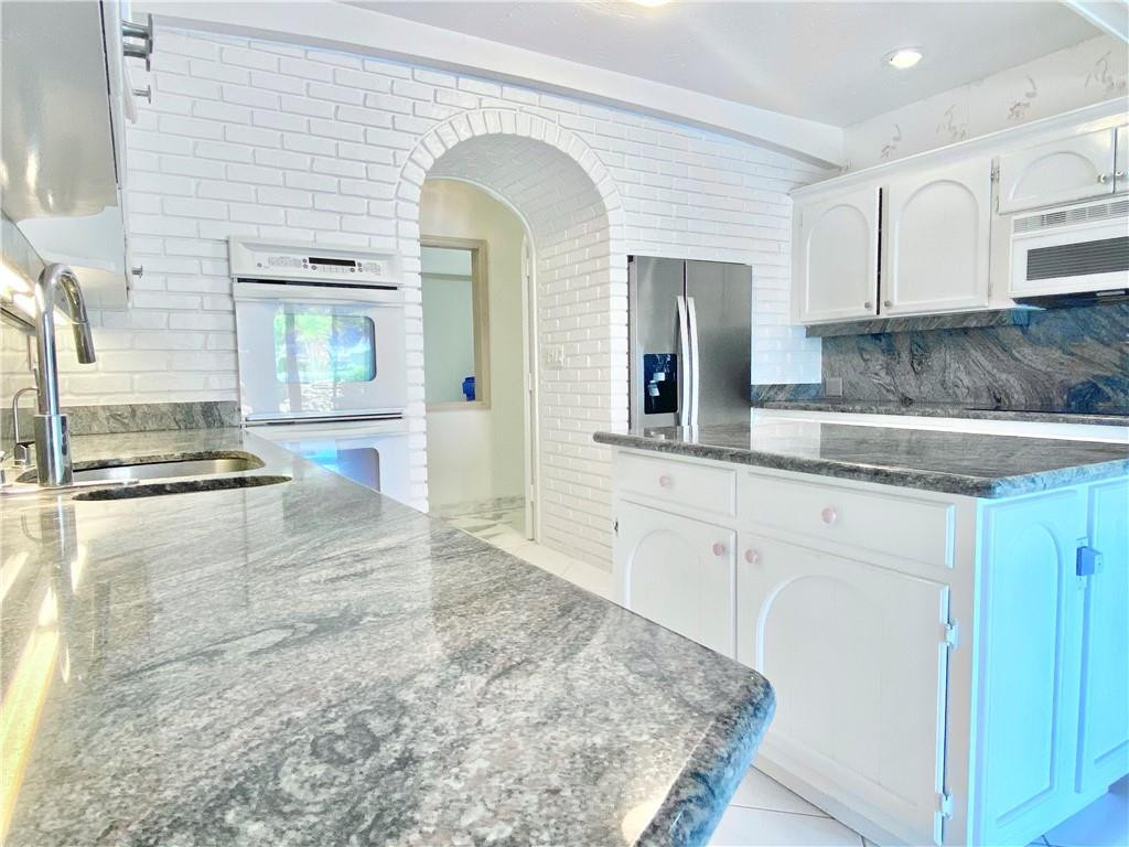 71 Bay Colony, Fort Lauderdale FL 33308
