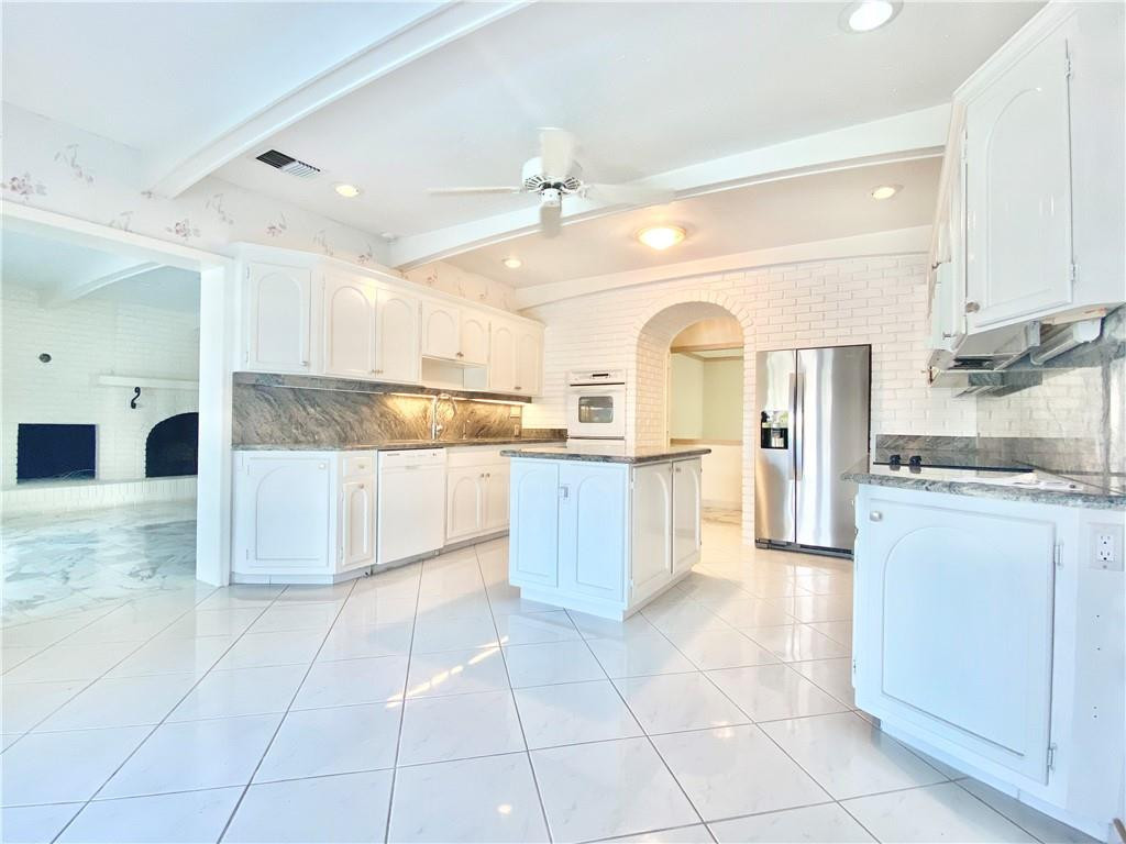71 Bay Colony, Fort Lauderdale FL 33308
