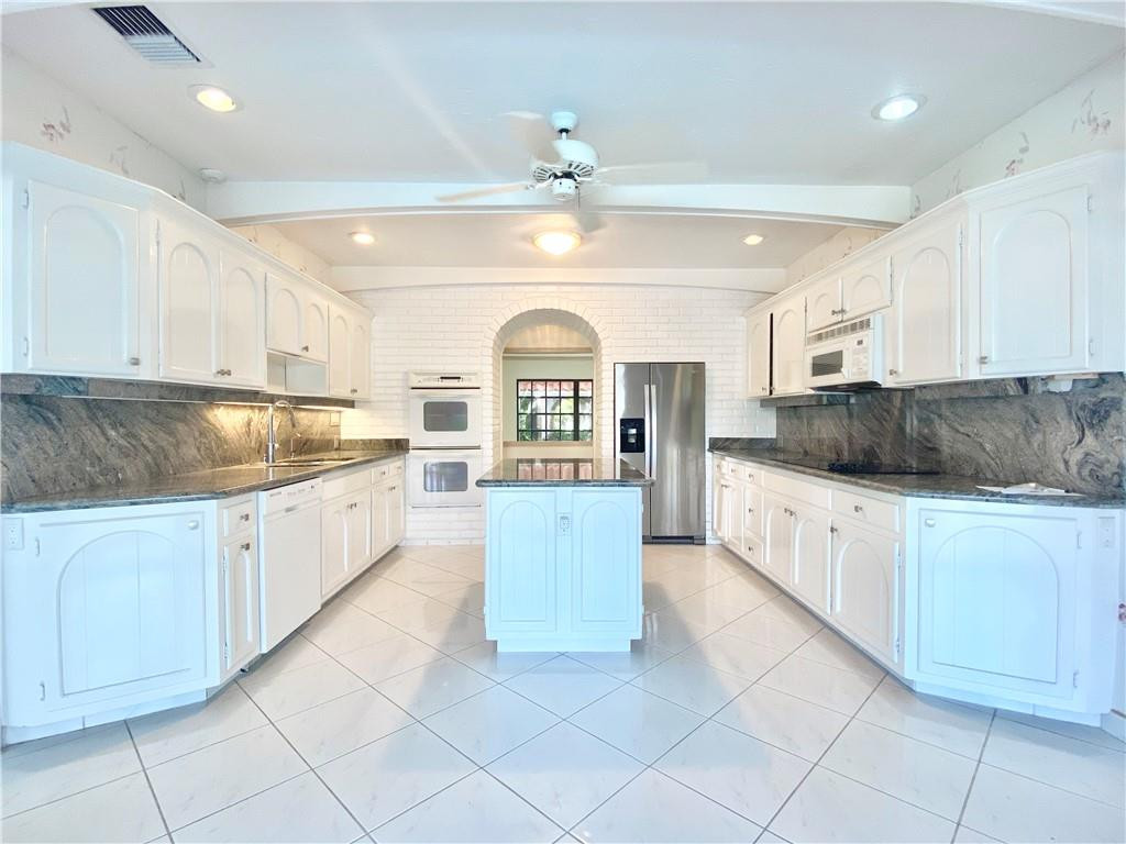 71 Bay Colony, Fort Lauderdale FL 33308