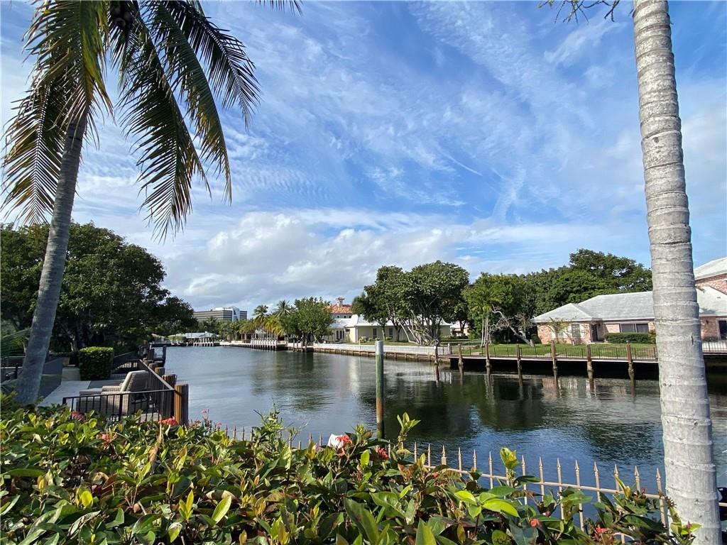 71 Bay Colony, Fort Lauderdale FL 33308