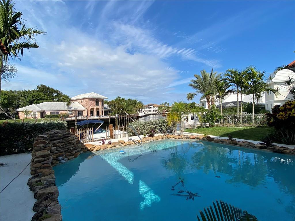 71 Bay Colony, Fort Lauderdale FL 33308