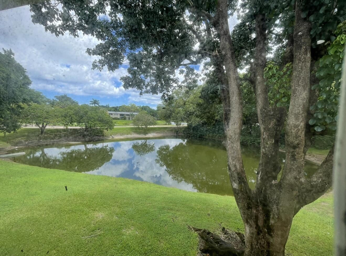 20 Westgate #F, Boynton Beach FL 33436