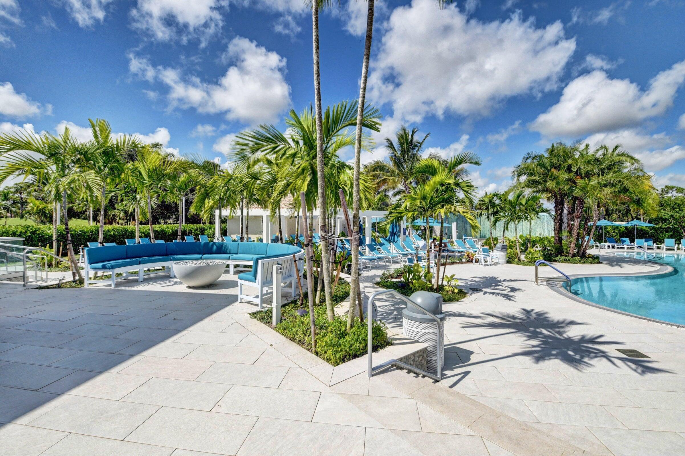 20 Westgate #F, Boynton Beach FL 33436